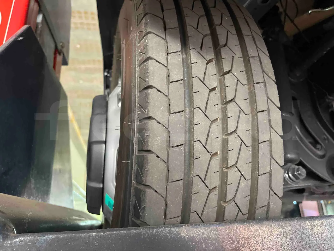 Iveco Daily - tread condition front tires right