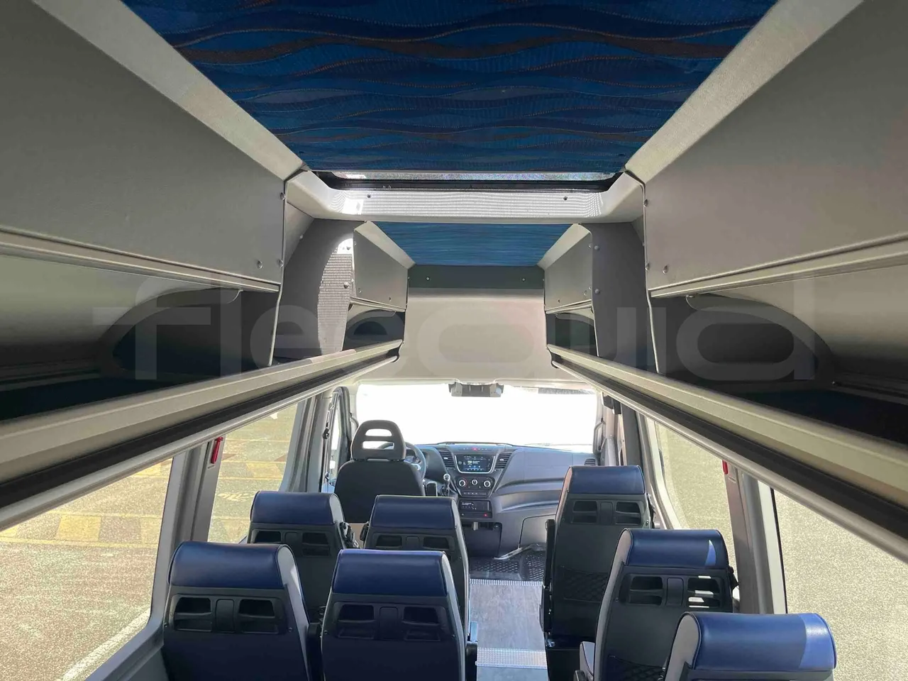 Iveco Daily - overhead compartments photo