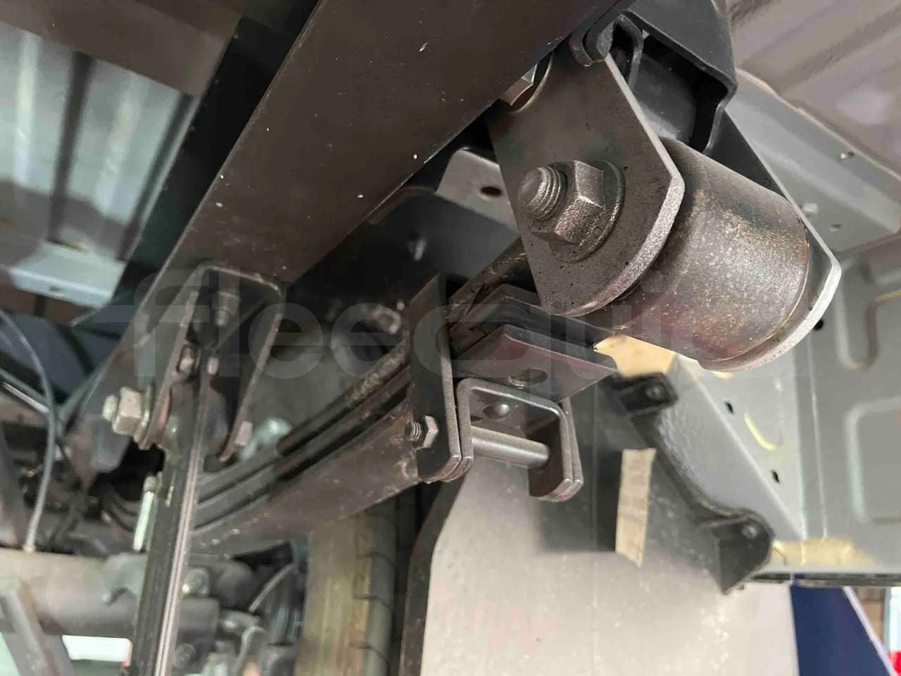 Iveco Daily - axel 3 leaf spring left