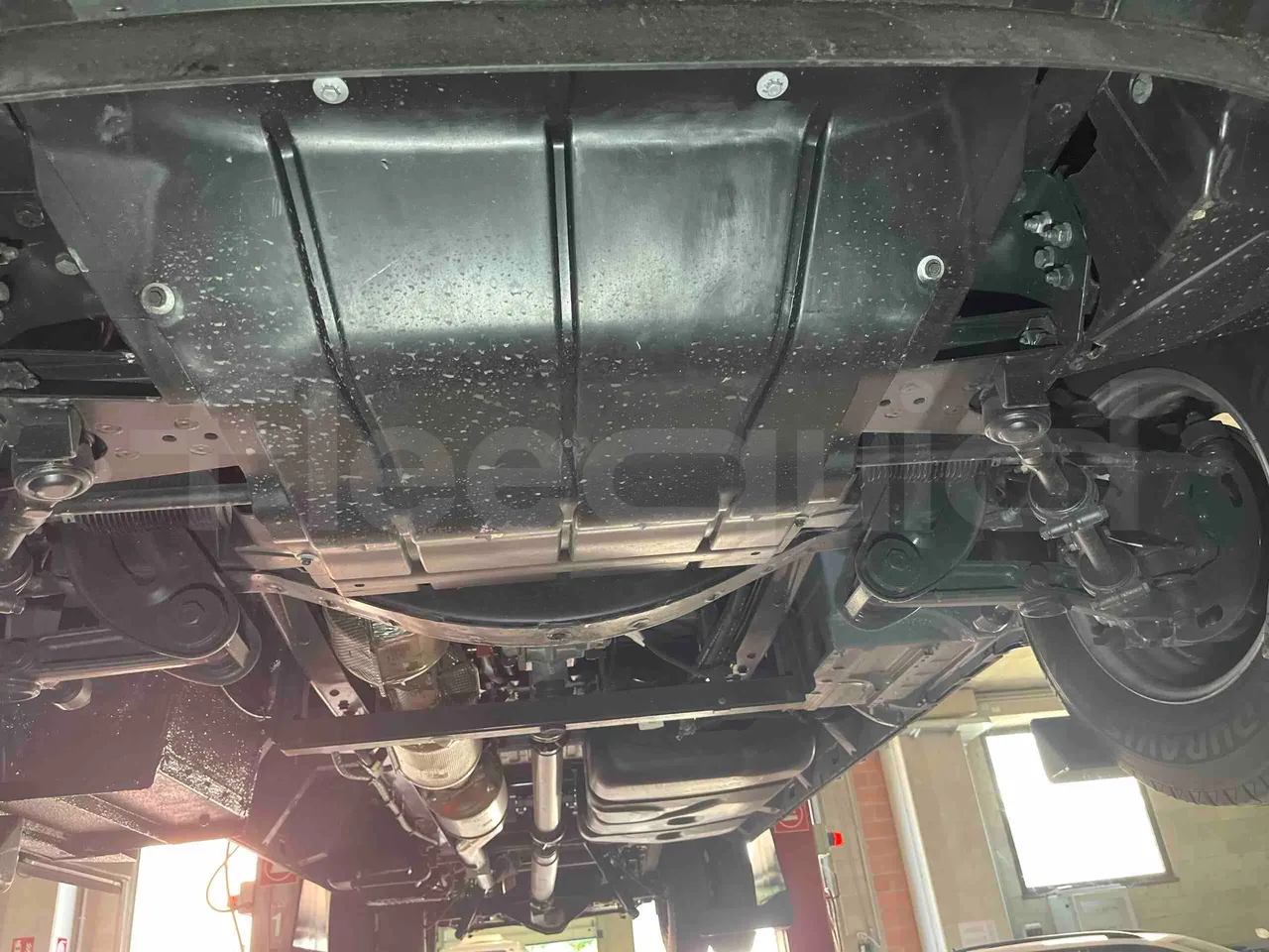 Iveco Daily - front undercarriage from front