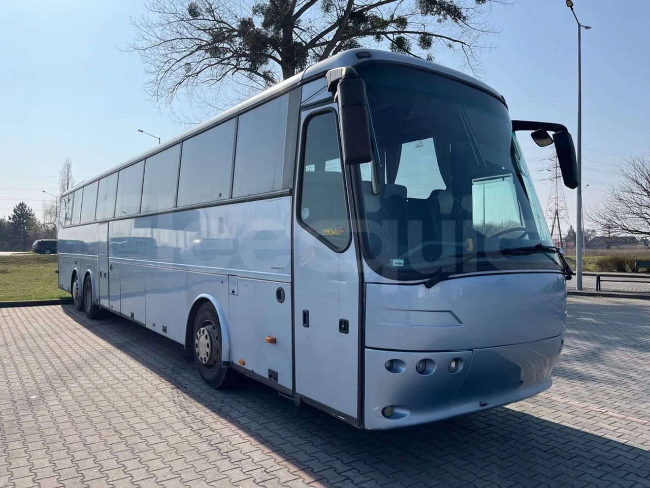 Bova B V Futura FHD 15 430 - EUR4 - 315kW - 12.7m - 3/4 front right doors