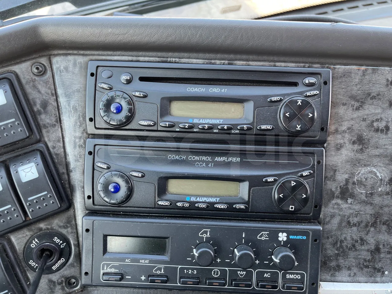 Bova B V Futura FHD 15 430 - EUR4 - 315kW - 12.7m - radio accessories photo