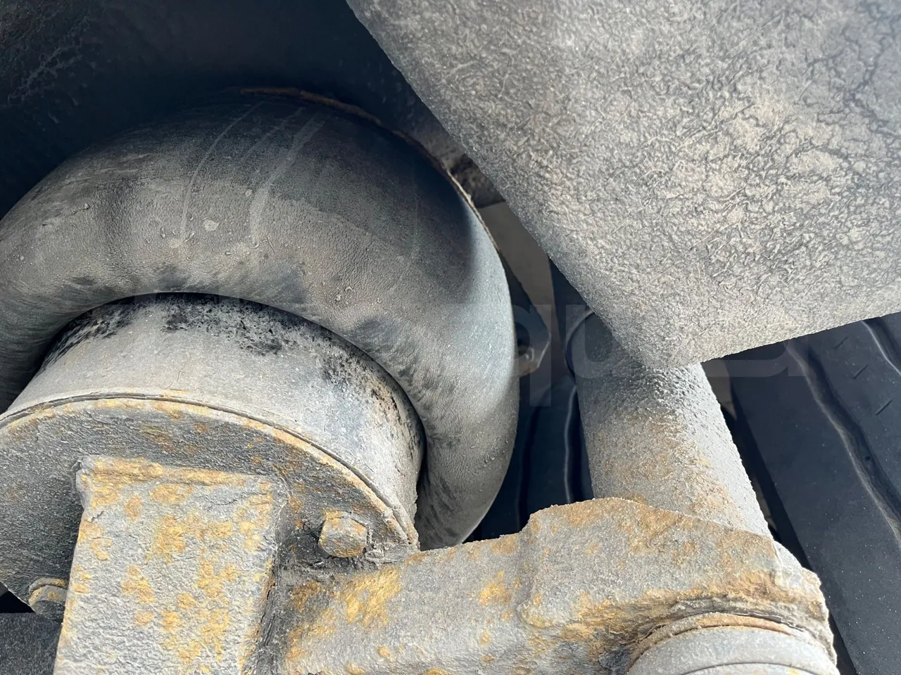 Bova B V Futura FHD 15 430 - EUR4 - 315kW - 12.7m - axel 2 air springs 1 left