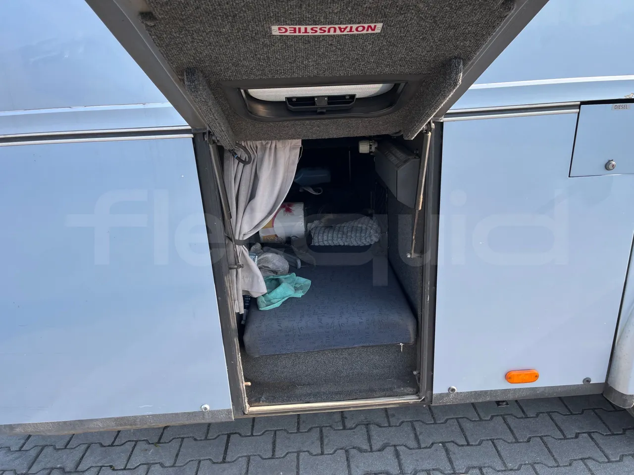 Bova B V Futura FHD 15 430 - EUR4 - 315kW - 12.7m - external compartments photo