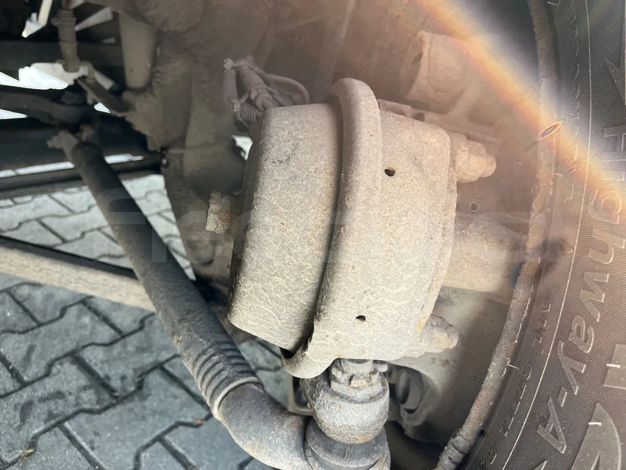 Bova B V Futura FHD 15 430 - EUR4 - 315kW - 12.7m - front brake calipers left