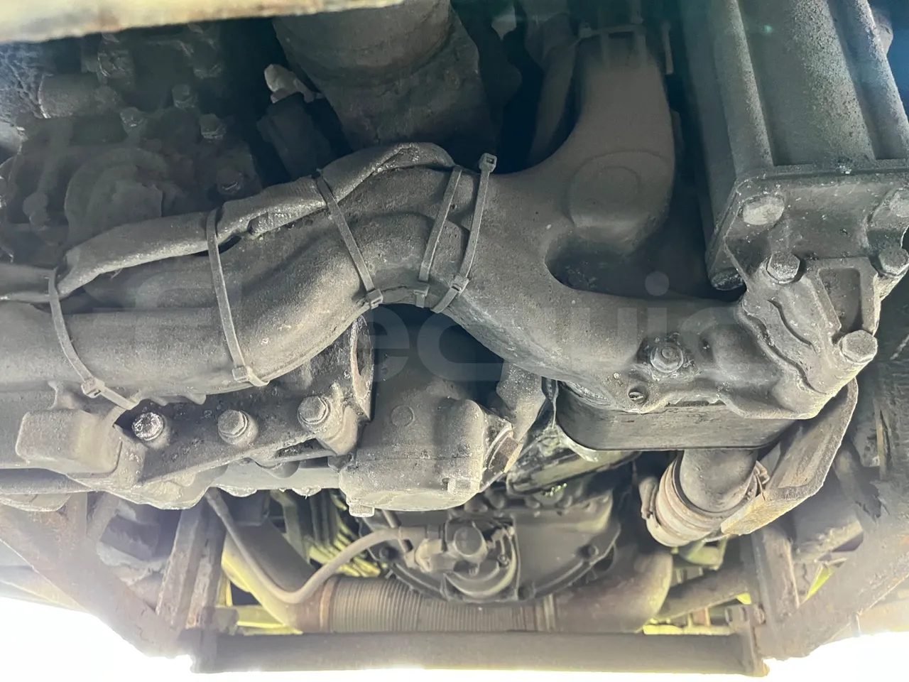 Bova B V Futura FHD 15 430 - EUR4 - 315kW - 12.7m - gearbox photo