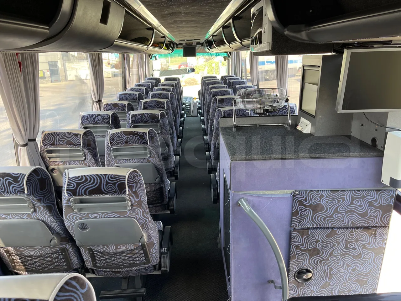 Bova B V Futura FHD 15 430 - EUR4 - 315kW - 12.7m - forward view middle aisle