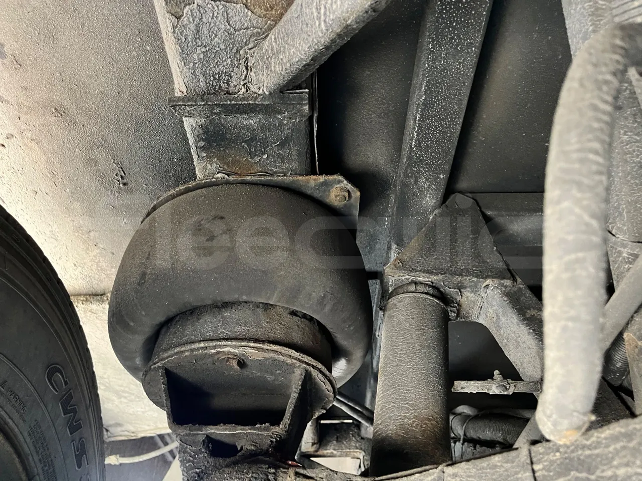 Bova B V Futura FHD 15 430 - EUR4 - 315kW - 12.7m - axel 3 shock absorbers 2 left