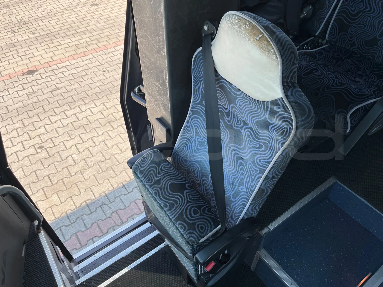 Bova B V Futura FHD 15 430 - EUR4 - 315kW - 12.7m - hostess seat photo