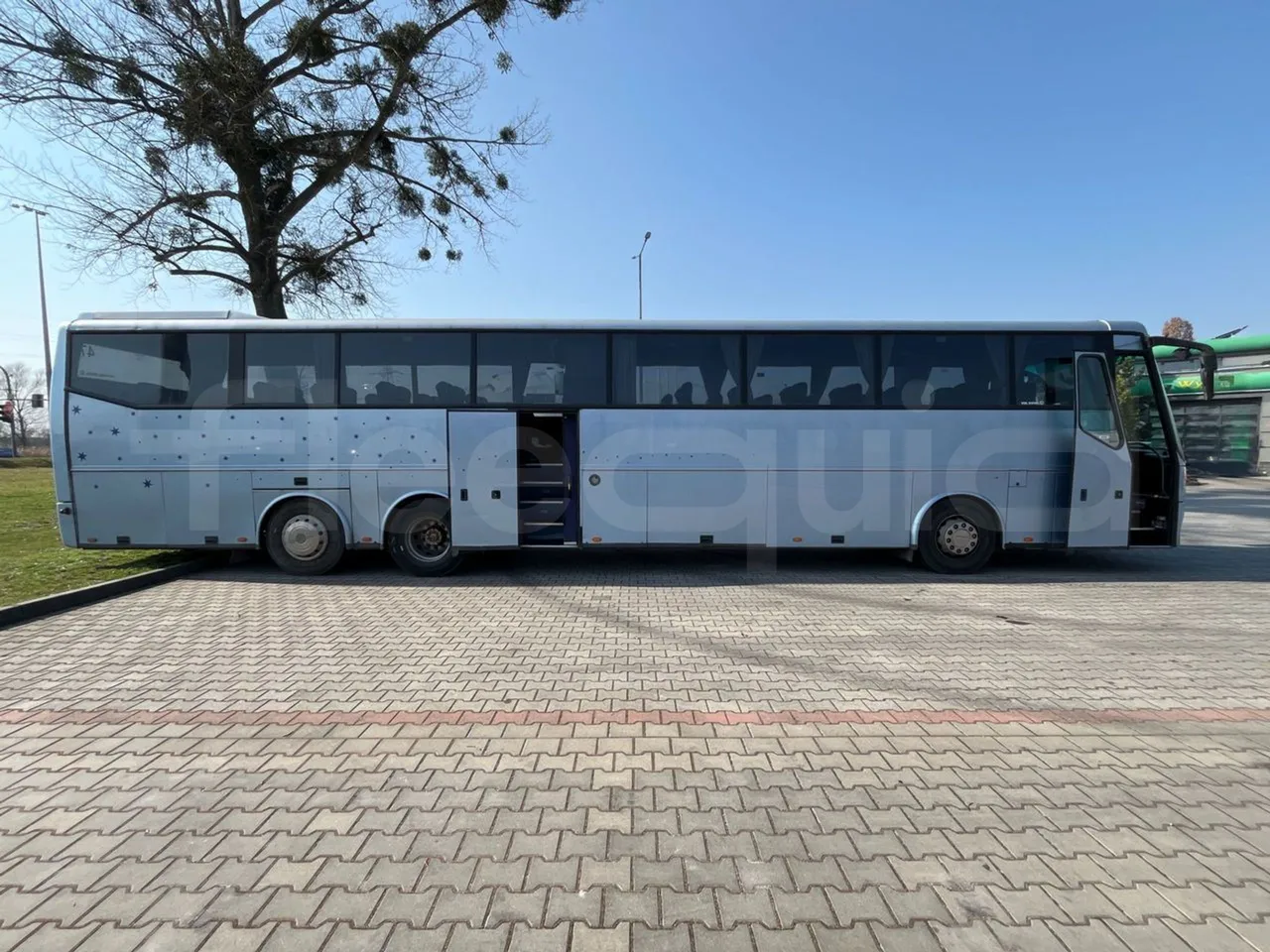 Bova B V Futura FHD 15 430 - EUR4 - 315kW - 12.7m - right side doors open