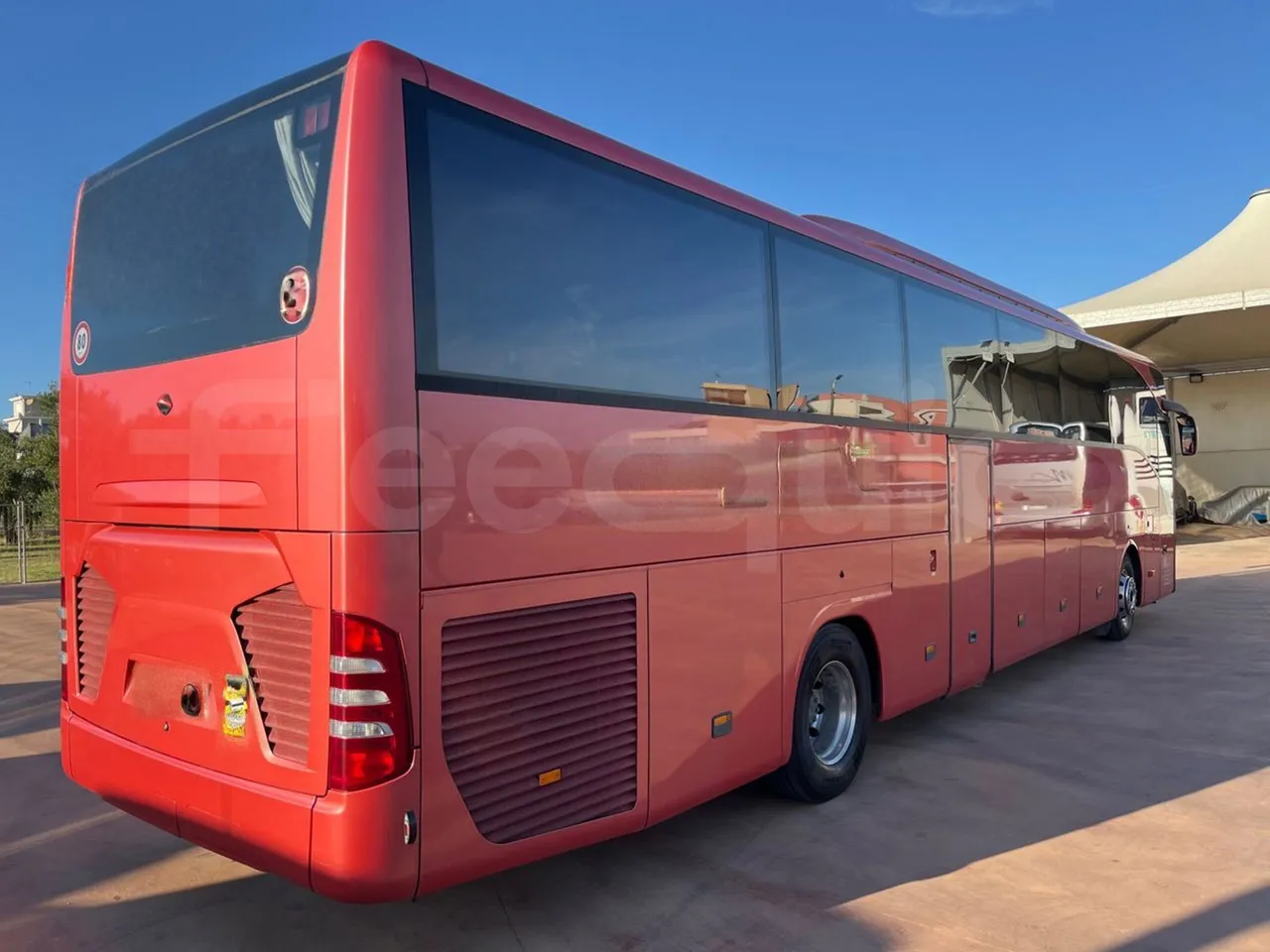 Mercedes-Benz Tourismo 632 02 - Euro6 - 315kW - 12.960mt - 3/4 right rear doors closed
