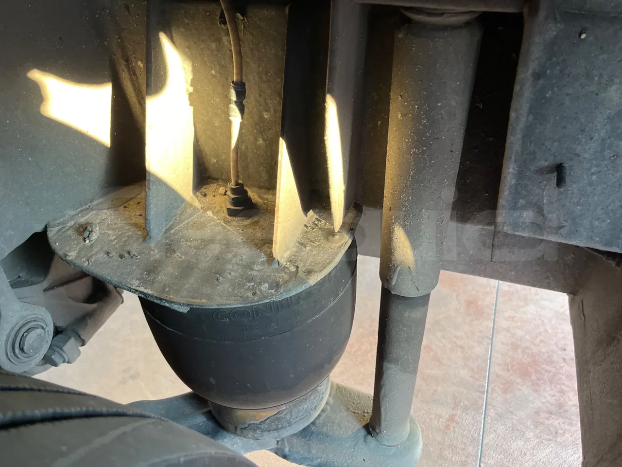 Mercedes-Benz Tourismo 632 02 - Euro6 - 315kW - 12.960mt - axel 2 air springs 1 left