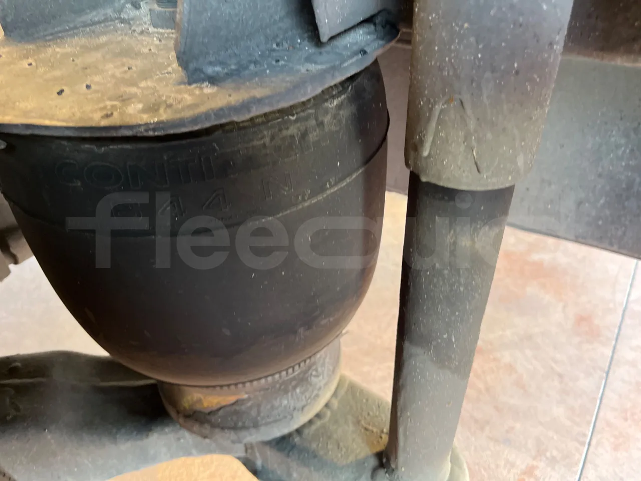 Mercedes-Benz Tourismo 632 02 - Euro6 - 315kW - 12.960mt - axel 2 air springs 2 left