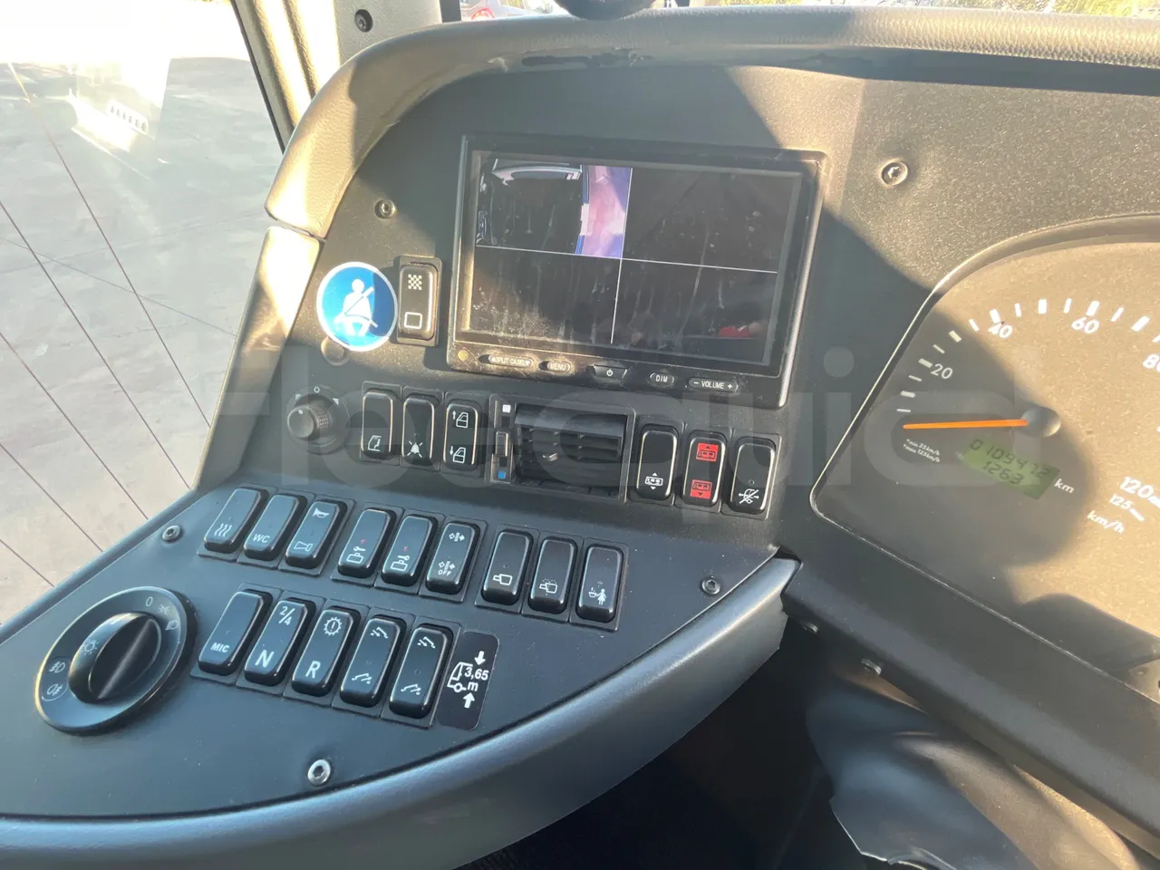 Mercedes-Benz Tourismo 632 02 - Euro6 - 315kW - 12.960mt - onboard devices 1