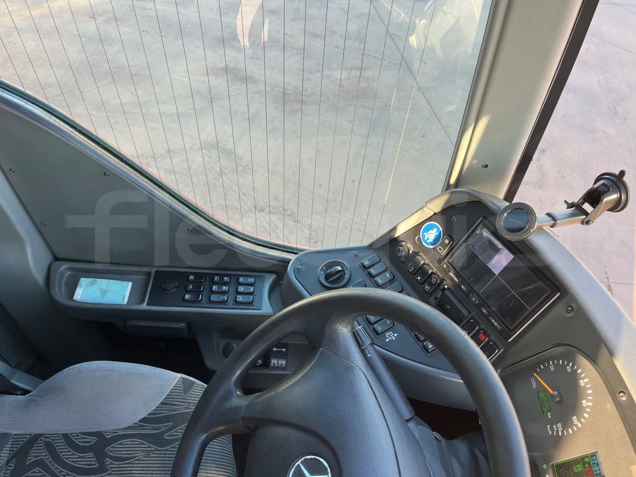 Mercedes-Benz Tourismo 632 02 - Euro6 - 315kW - 12.960mt - onboard devices 3