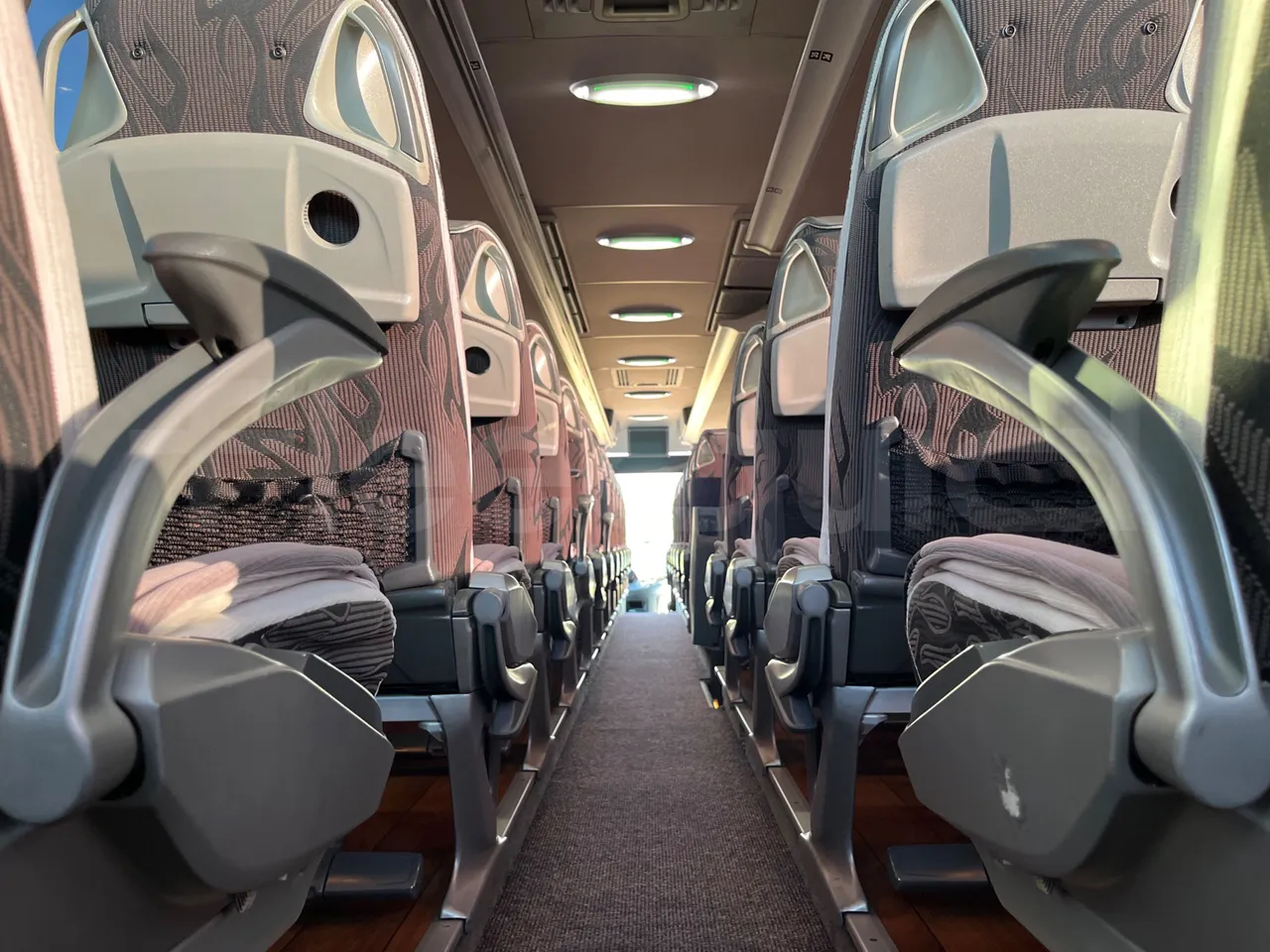 Mercedes-Benz Tourismo 632 02 - Euro6 - 315kW - 12.960mt - seat brackets photo