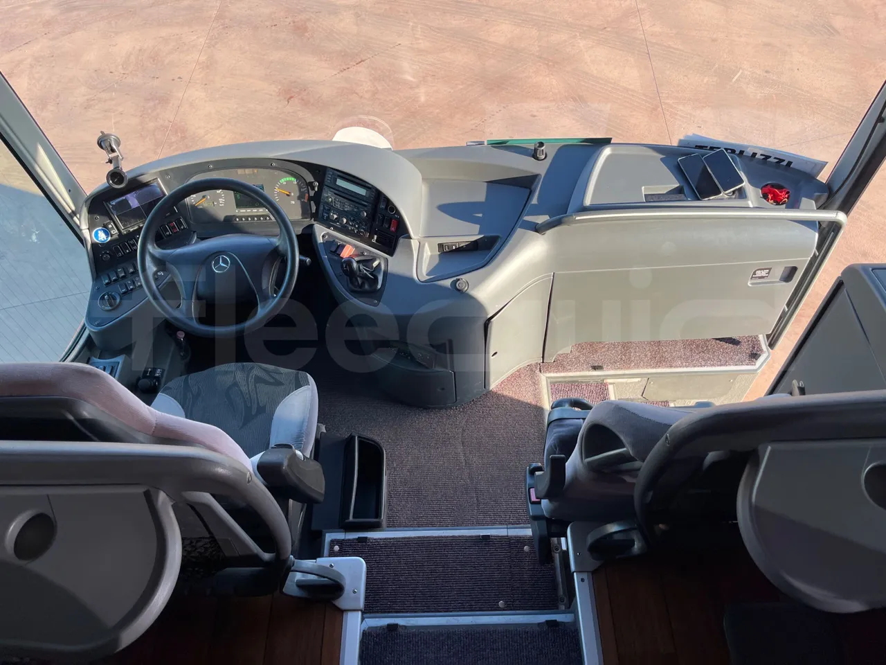 Mercedes-Benz Tourismo 632 02 - Euro6 - 315kW - 12.960mt - buttons panels on