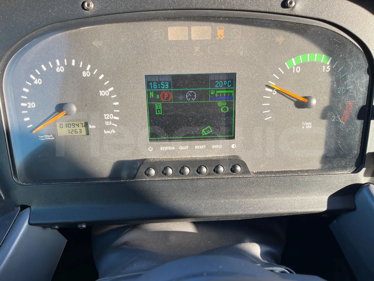 Mercedes-Benz Tourismo 632 02 - Euro6 - 315kW - 12.960mt - dashboard lights on
