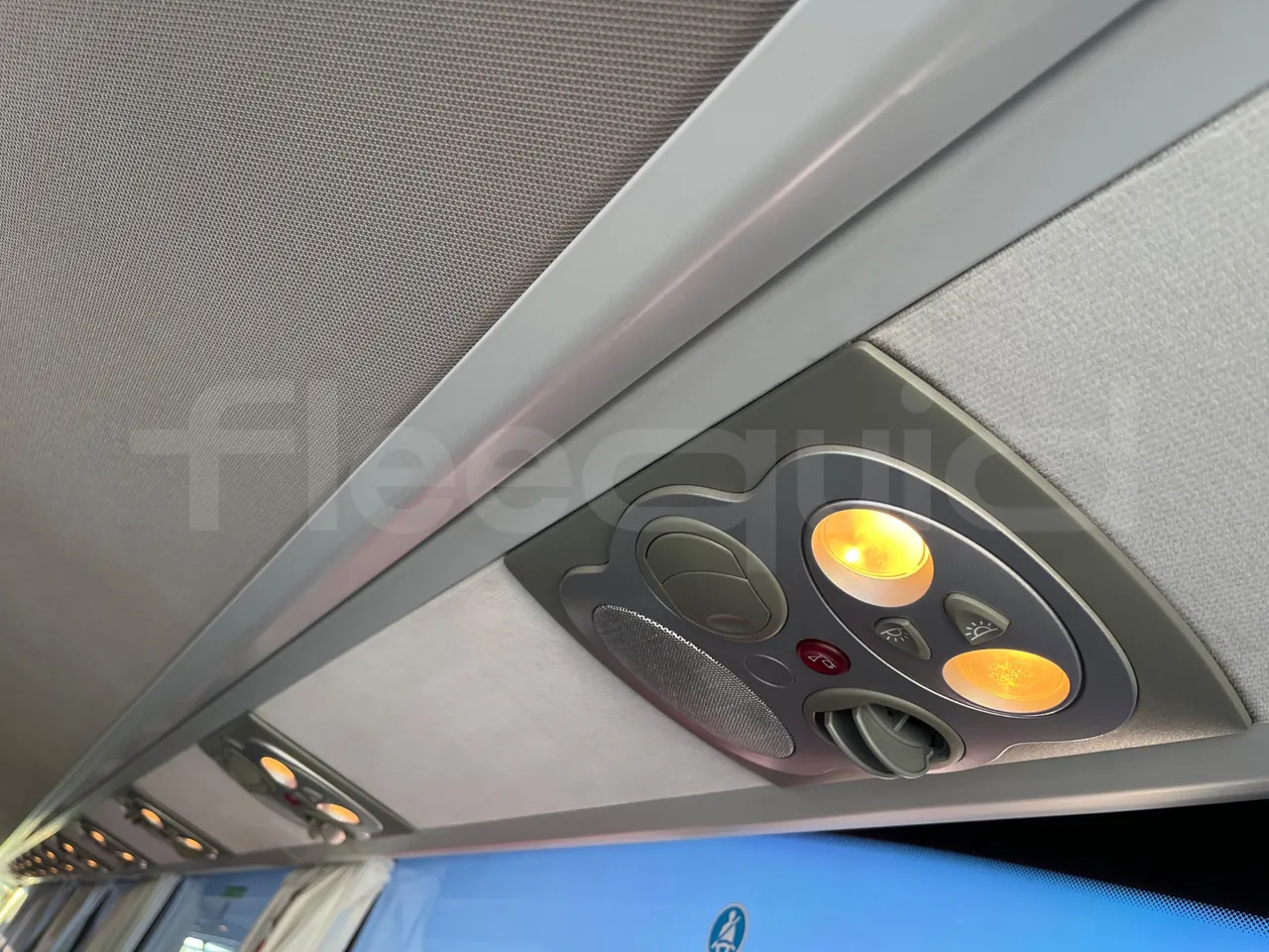 Mercedes-Benz Tourismo 632 02 - Euro6 - 315kW - 12.960mt - folding seat photo