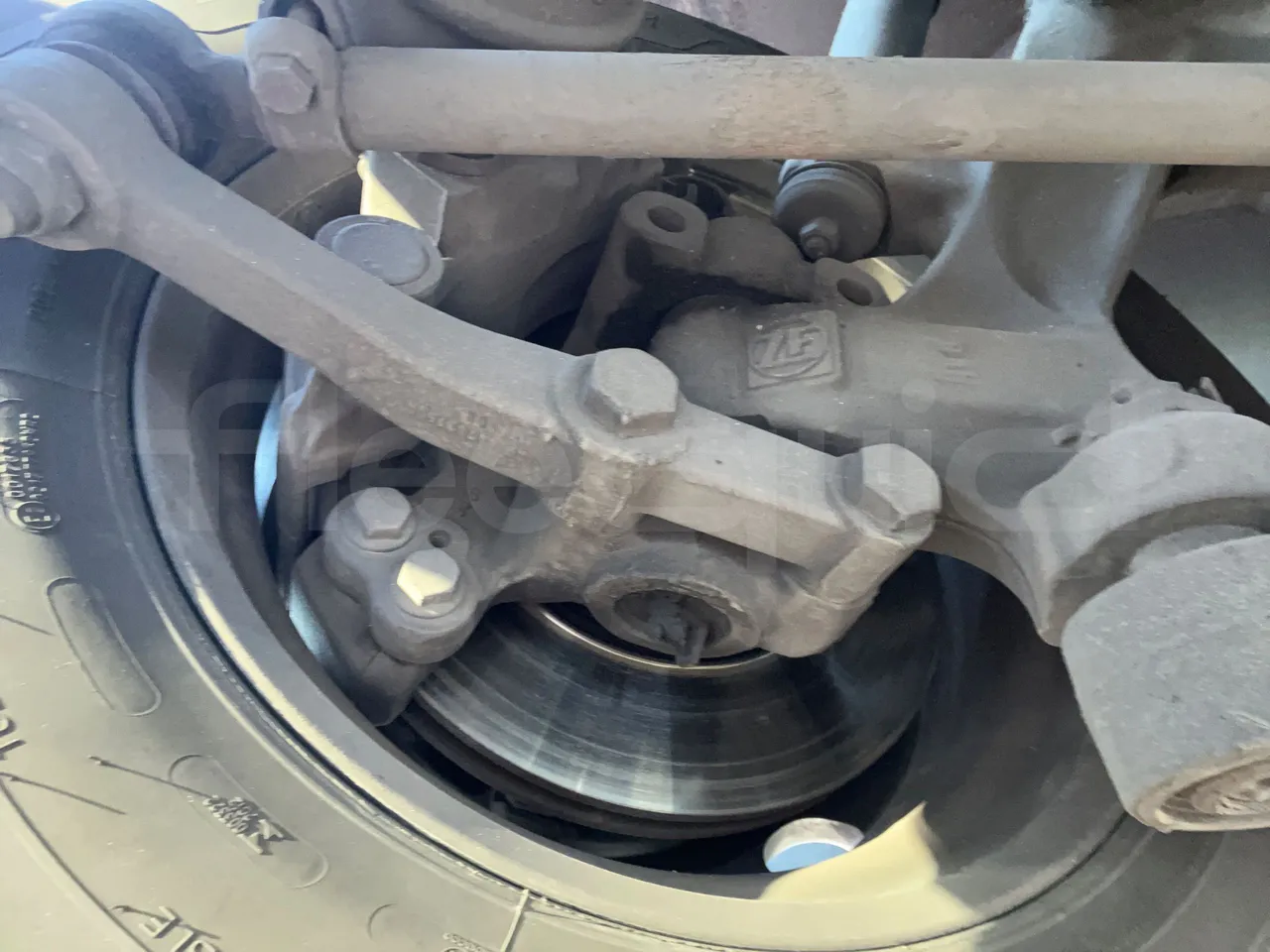 Mercedes-Benz Tourismo 632 02 - Euro6 - 315kW - 12.960mt - front discs left