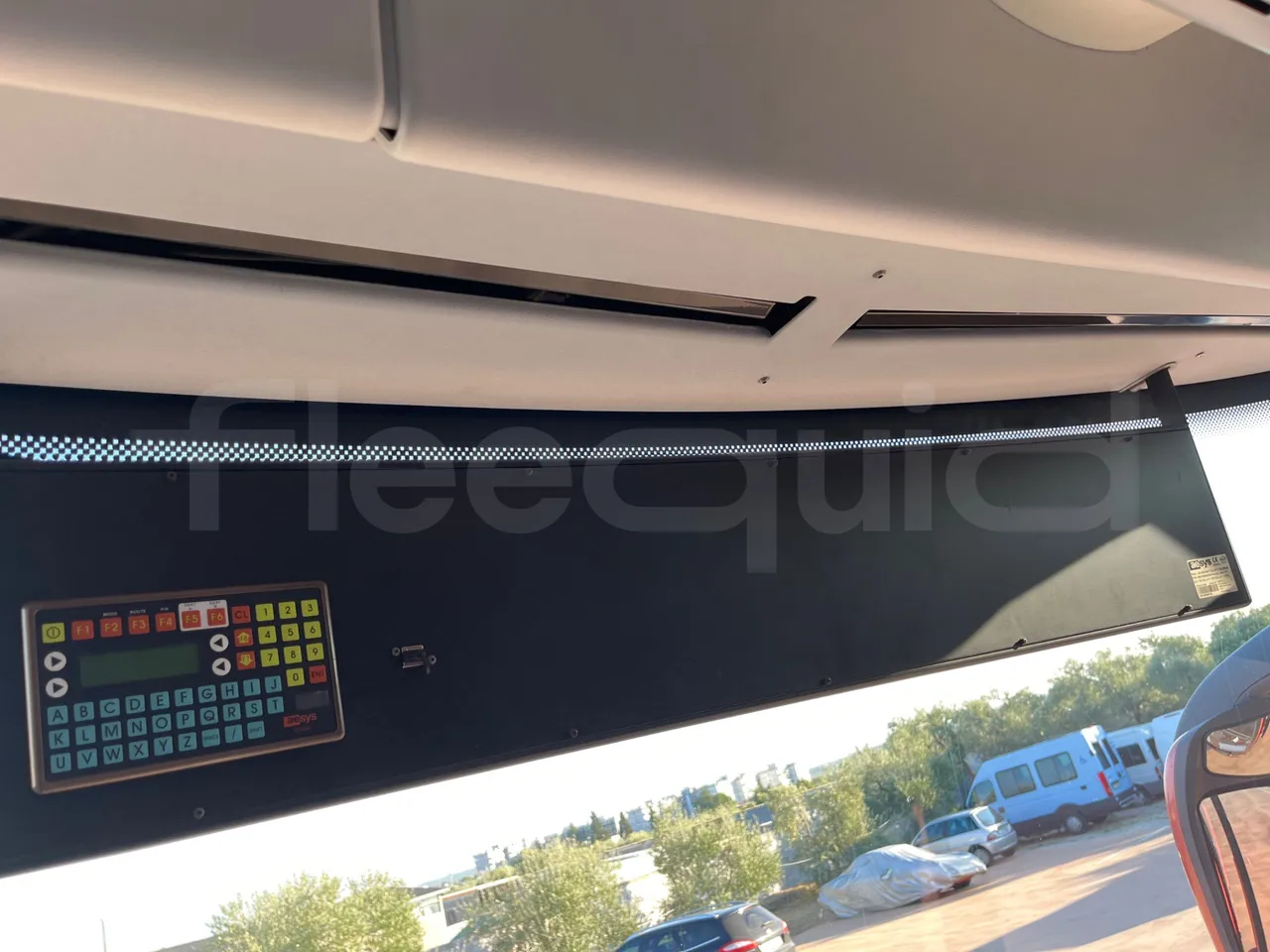 Mercedes-Benz Tourismo 632 02 - Euro6 - 315kW - 12.960mt - handrails photo