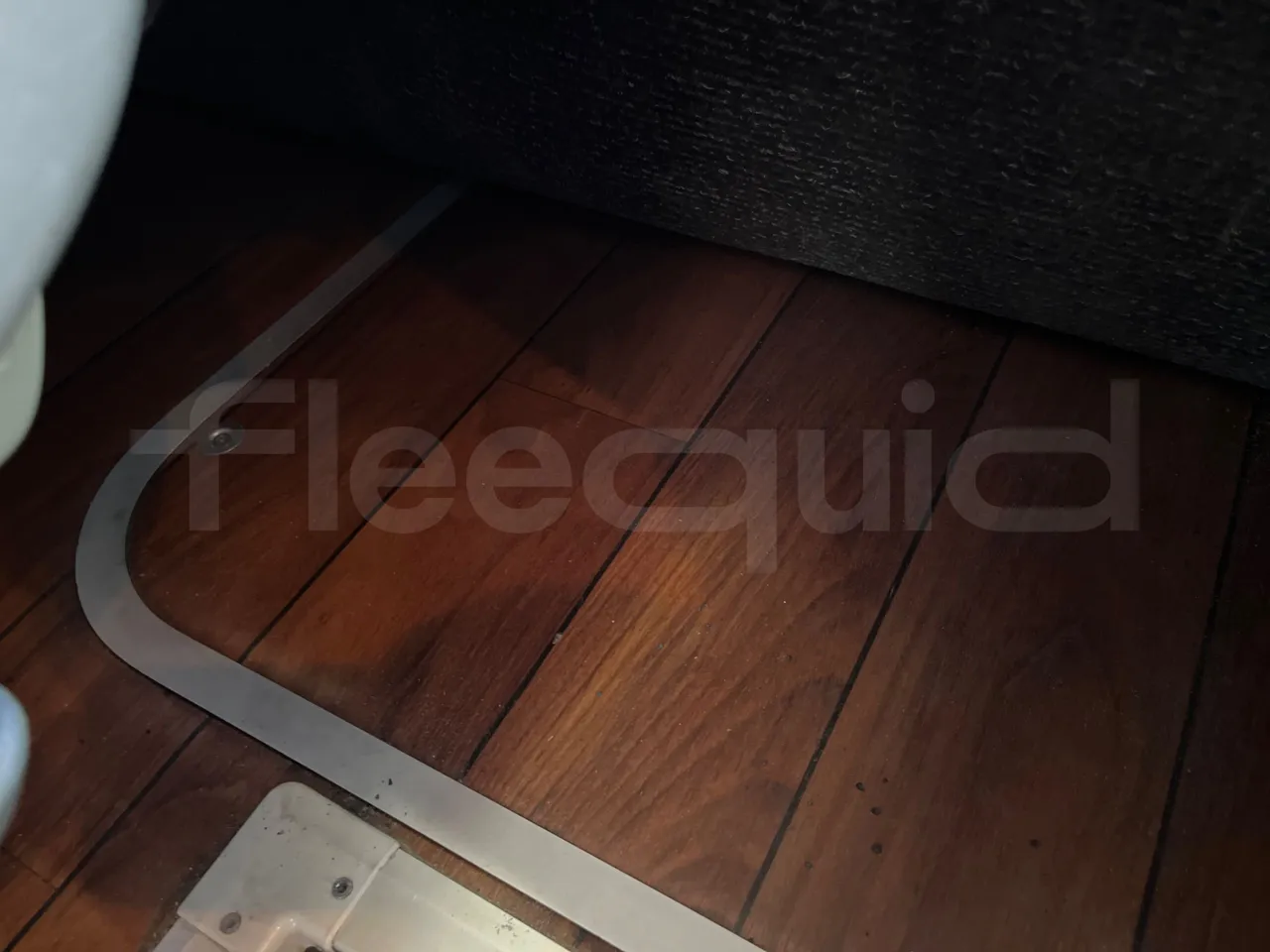 Mercedes-Benz Tourismo 632 02 - Euro6 - 315kW - 12.960mt - floor hatches photo