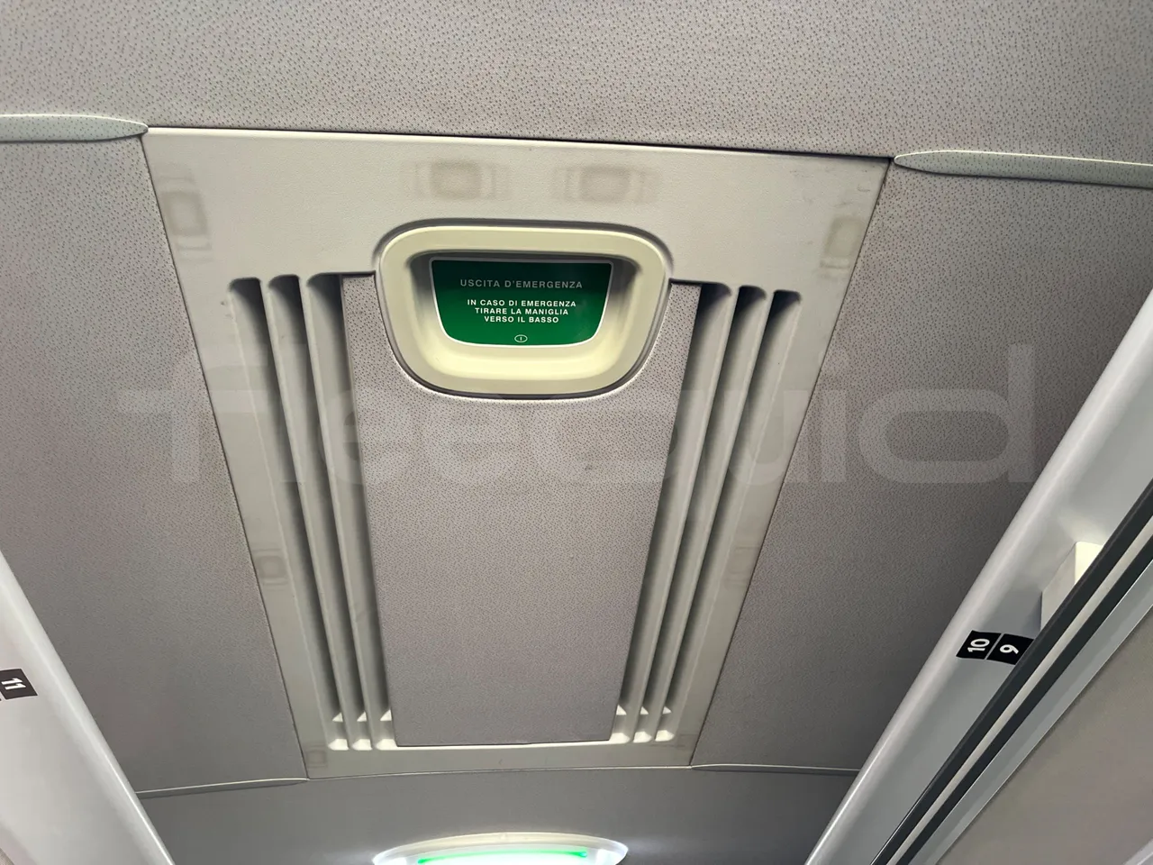 Mercedes-Benz Tourismo 632 02 - Euro6 - 315kW - 12.960mt - roof hatch 1