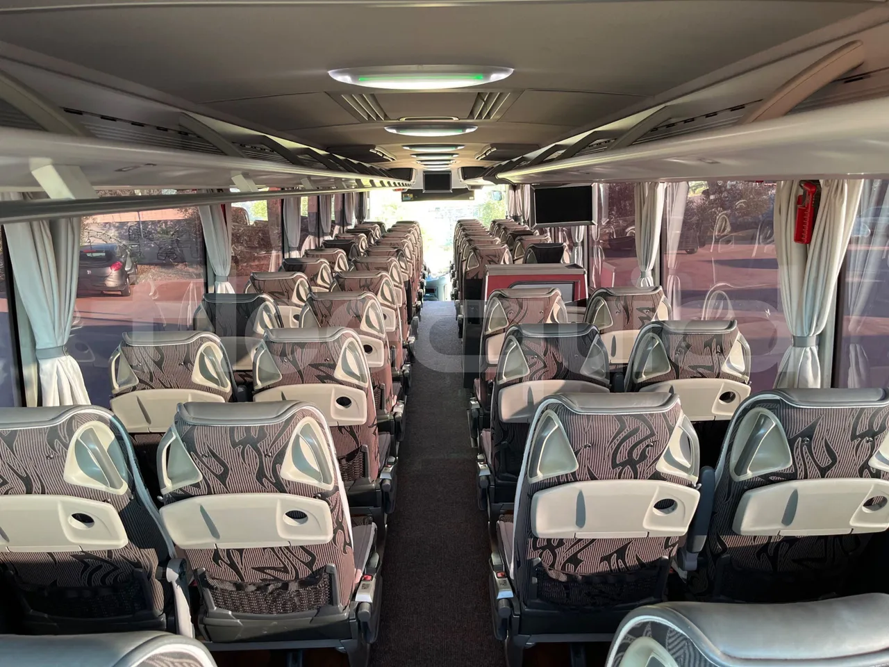 Mercedes-Benz Tourismo 632 02 - Euro6 - 315kW - 12.960mt - forward view middle aisle