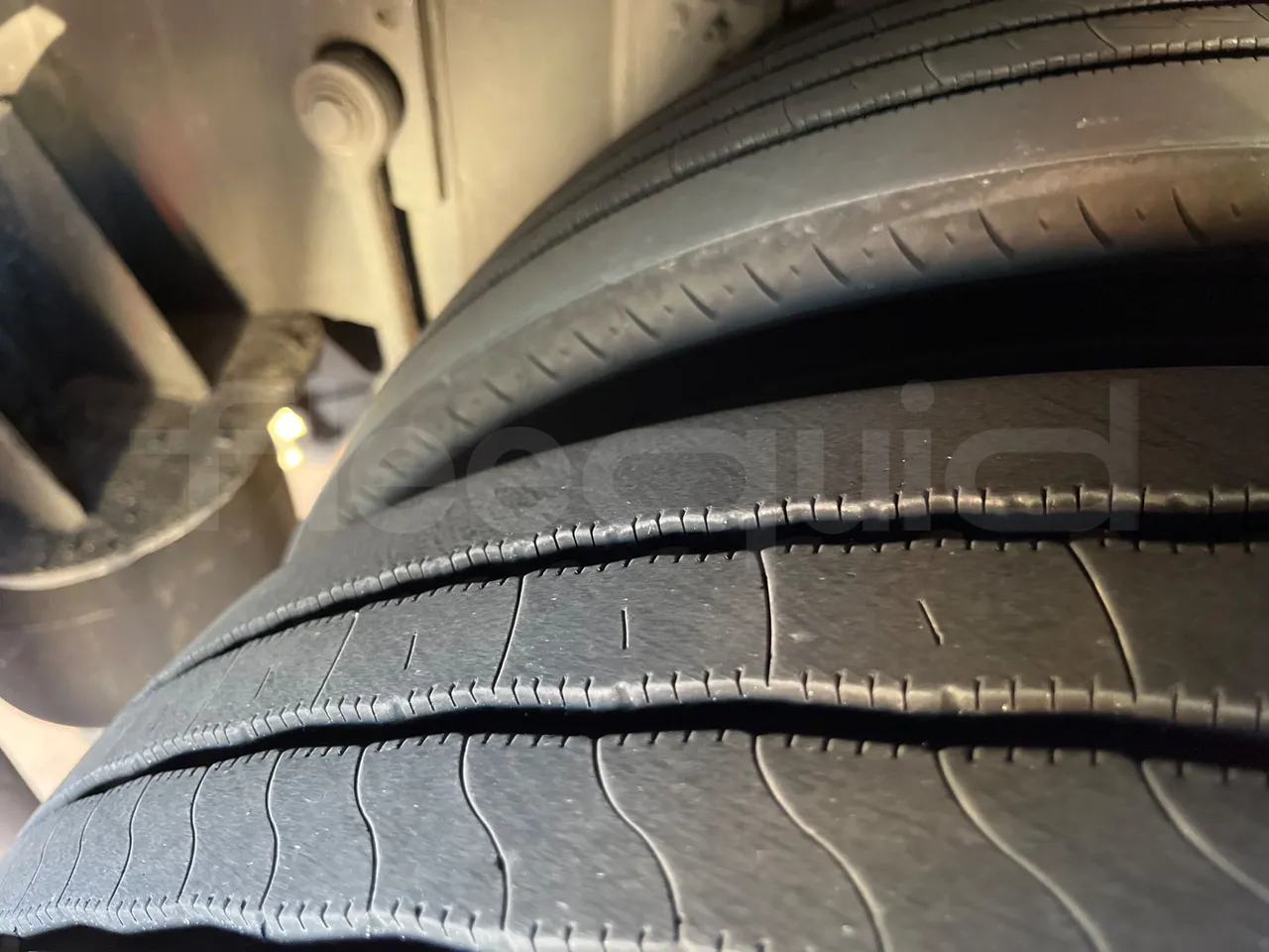 Mercedes-Benz Tourismo 632 02 - Euro6 - 315kW - 12.960mt - tread condition second axle tires right