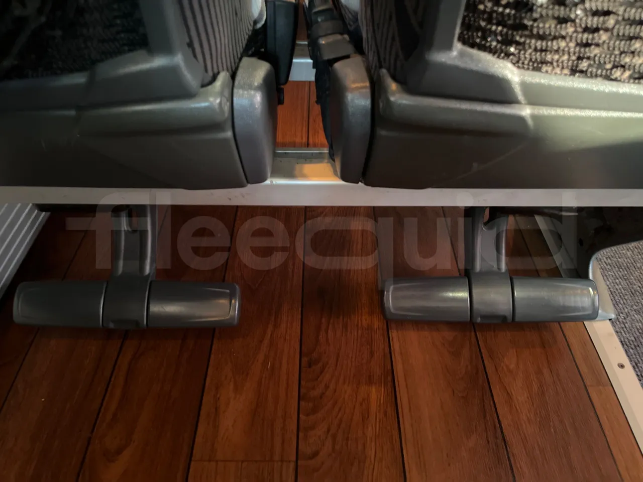 Mercedes-Benz Tourismo 632 02 - Euro6 - 315kW - 12.960mt - power outlets detail