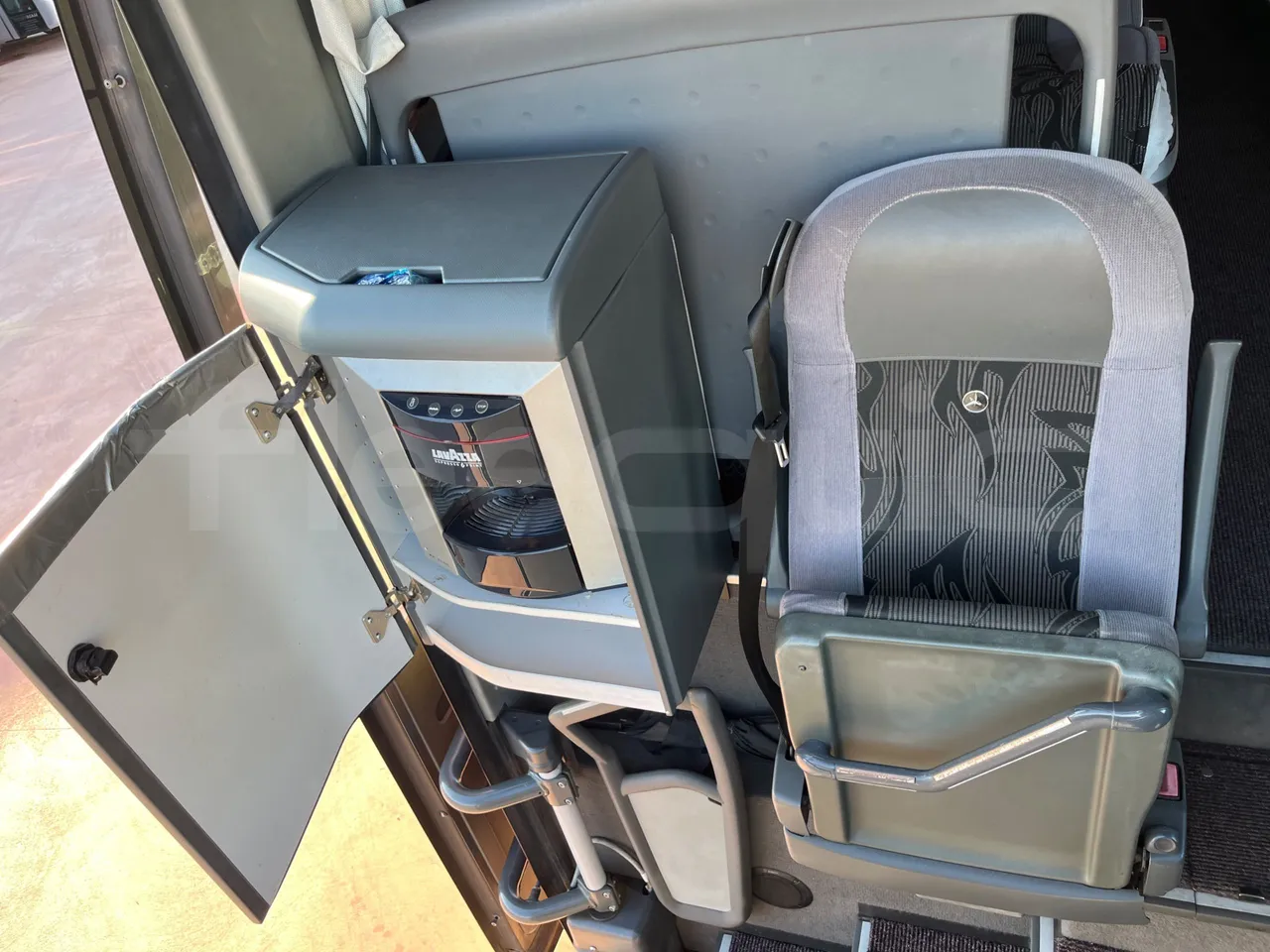 Mercedes-Benz Tourismo 632 02 - Euro6 - 315kW - 12.960mt - hostess seat photo