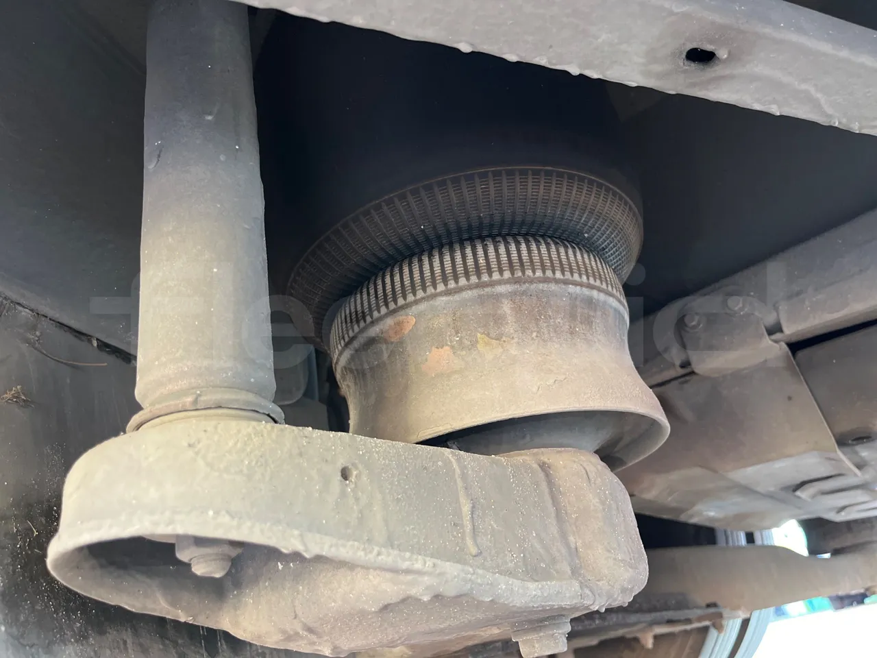 Mercedes-Benz Tourismo 632 02 - Euro6 - 315kW - 12.960mt - axle 2 shock absorbers 2 left