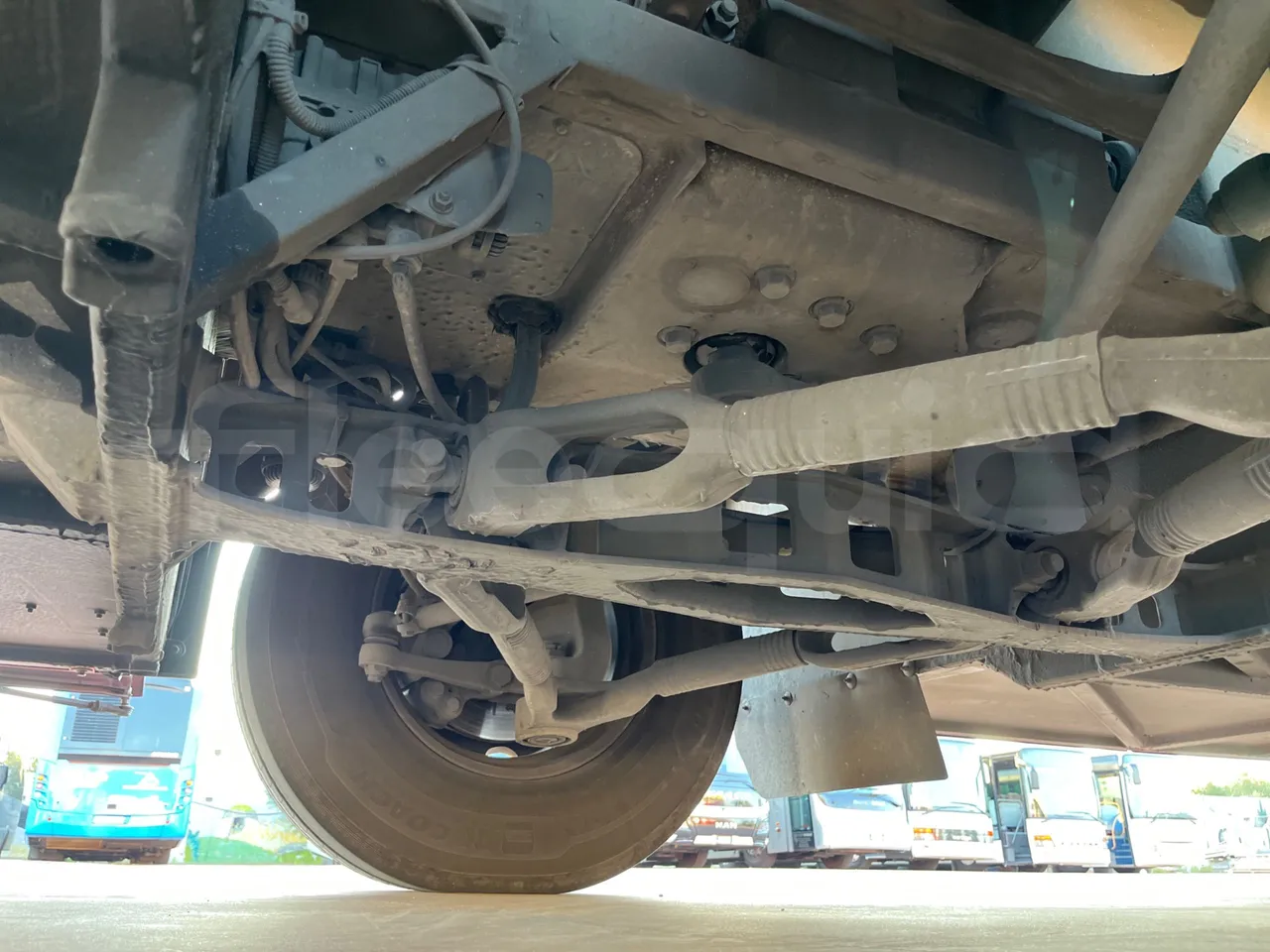 Mercedes-Benz Tourismo 632 02 - Euro6 - 315kW - 12.960mt - front axle right side