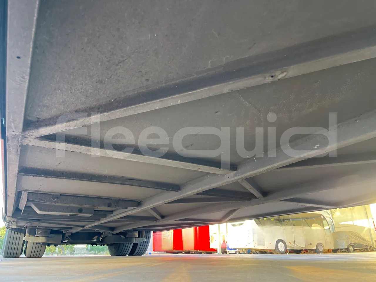 Mercedes-Benz Tourismo 632 02 - Euro6 - 315kW - 12.960mt - central undercarriage photo