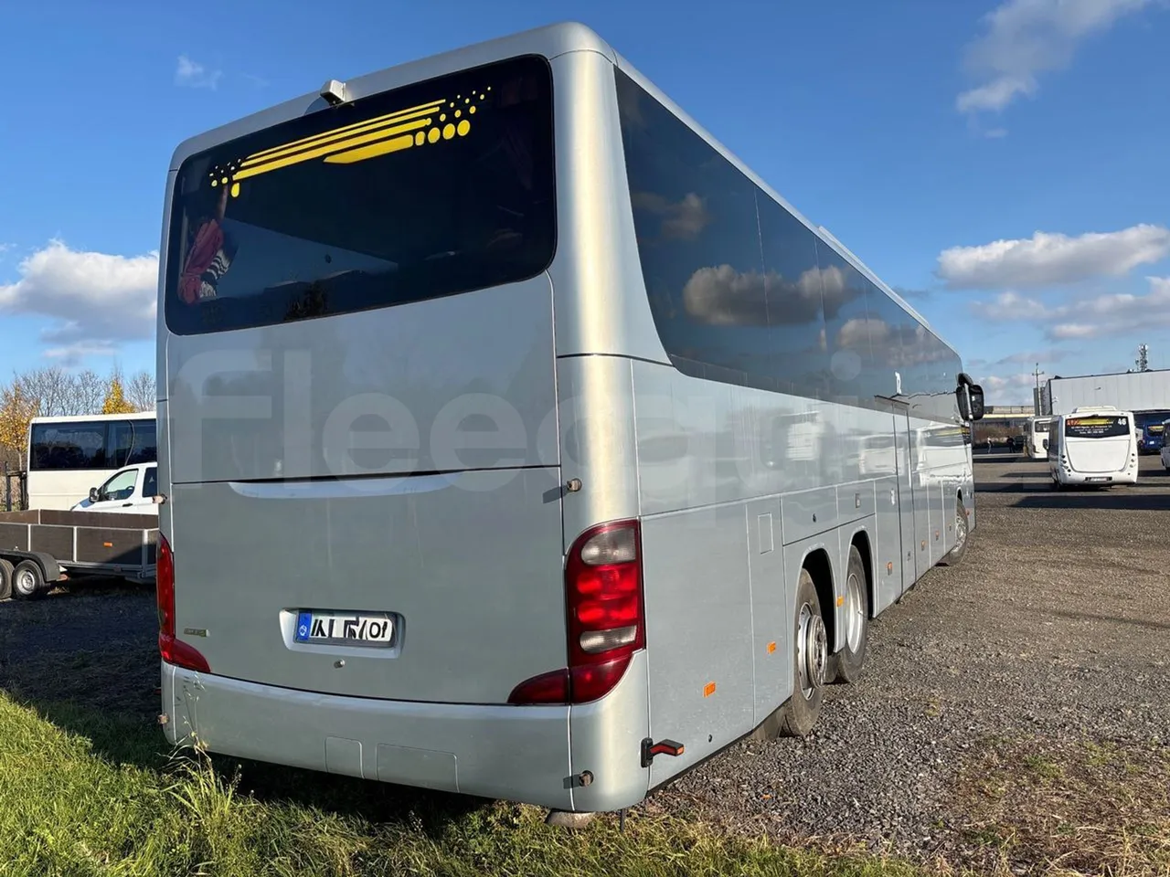 Setra S417 GT_HD - Euro 5 - 335 Kw -14.050 mt - 3/4 right rear doors closed
