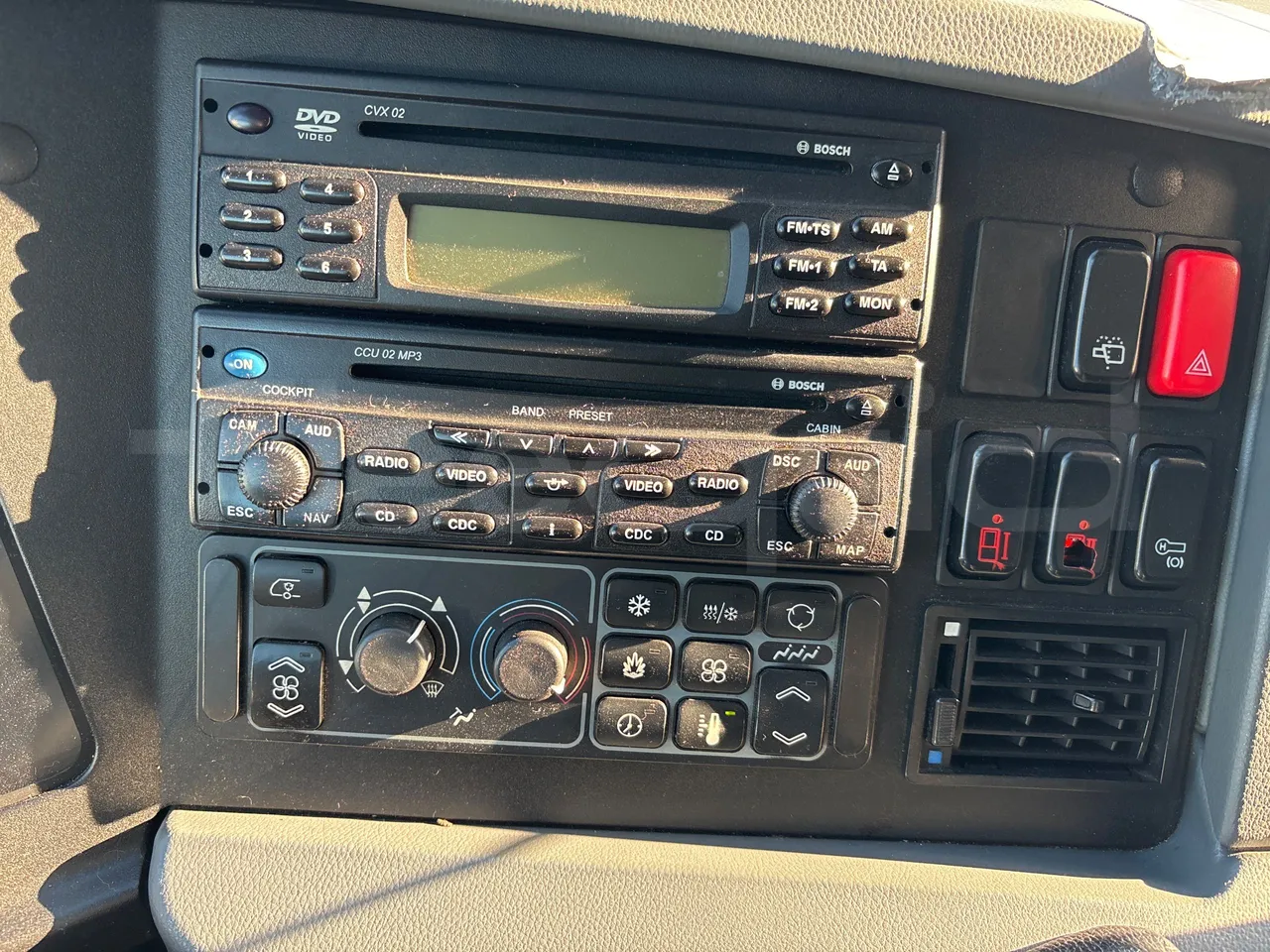 Setra S417 GT_HD - Euro 5 - 335 Kw -14.050 mt - radio accessories photo