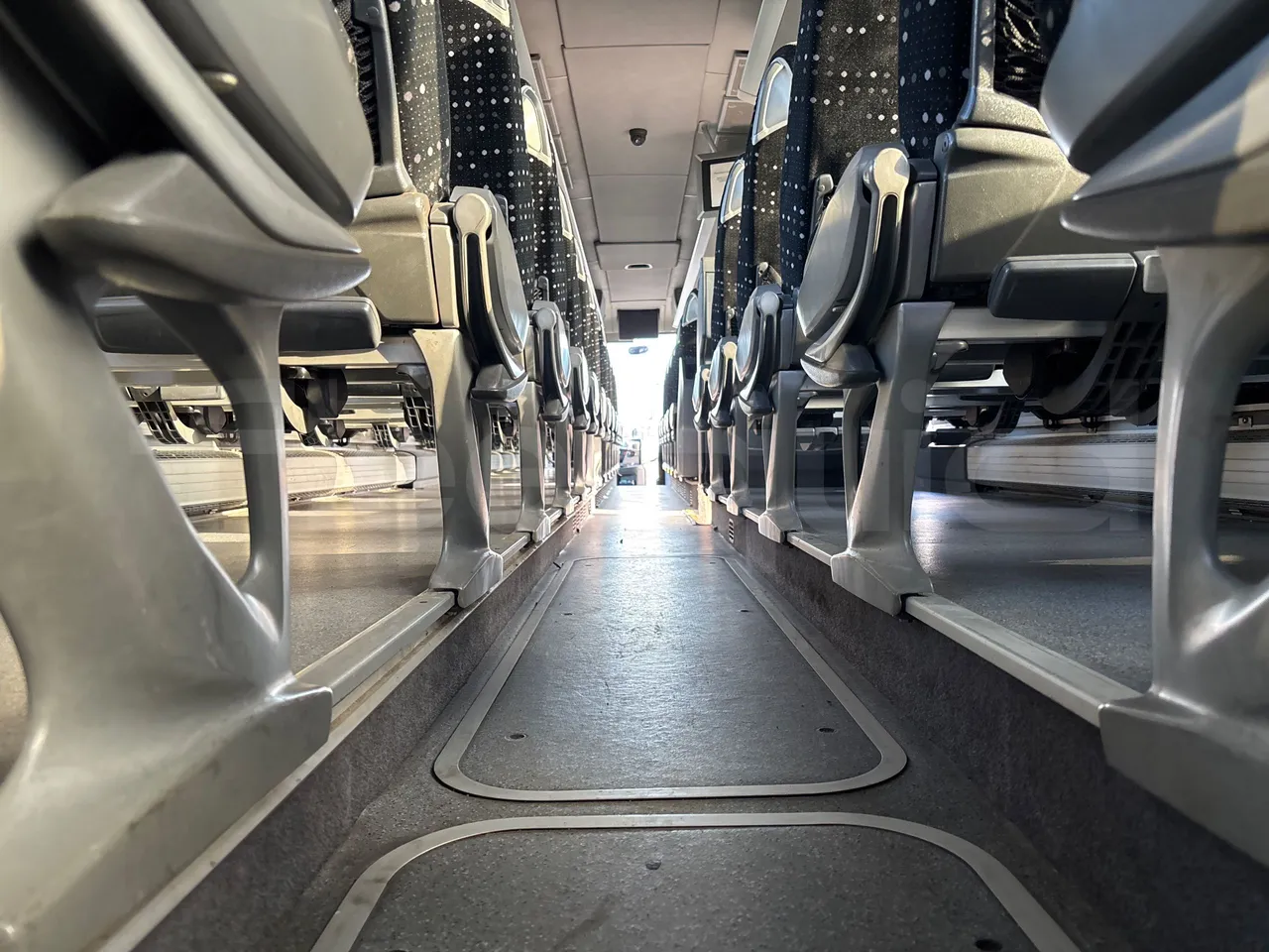 Setra S417 GT_HD - Euro 5 - 335 Kw -14.050 mt - seat brackets photo