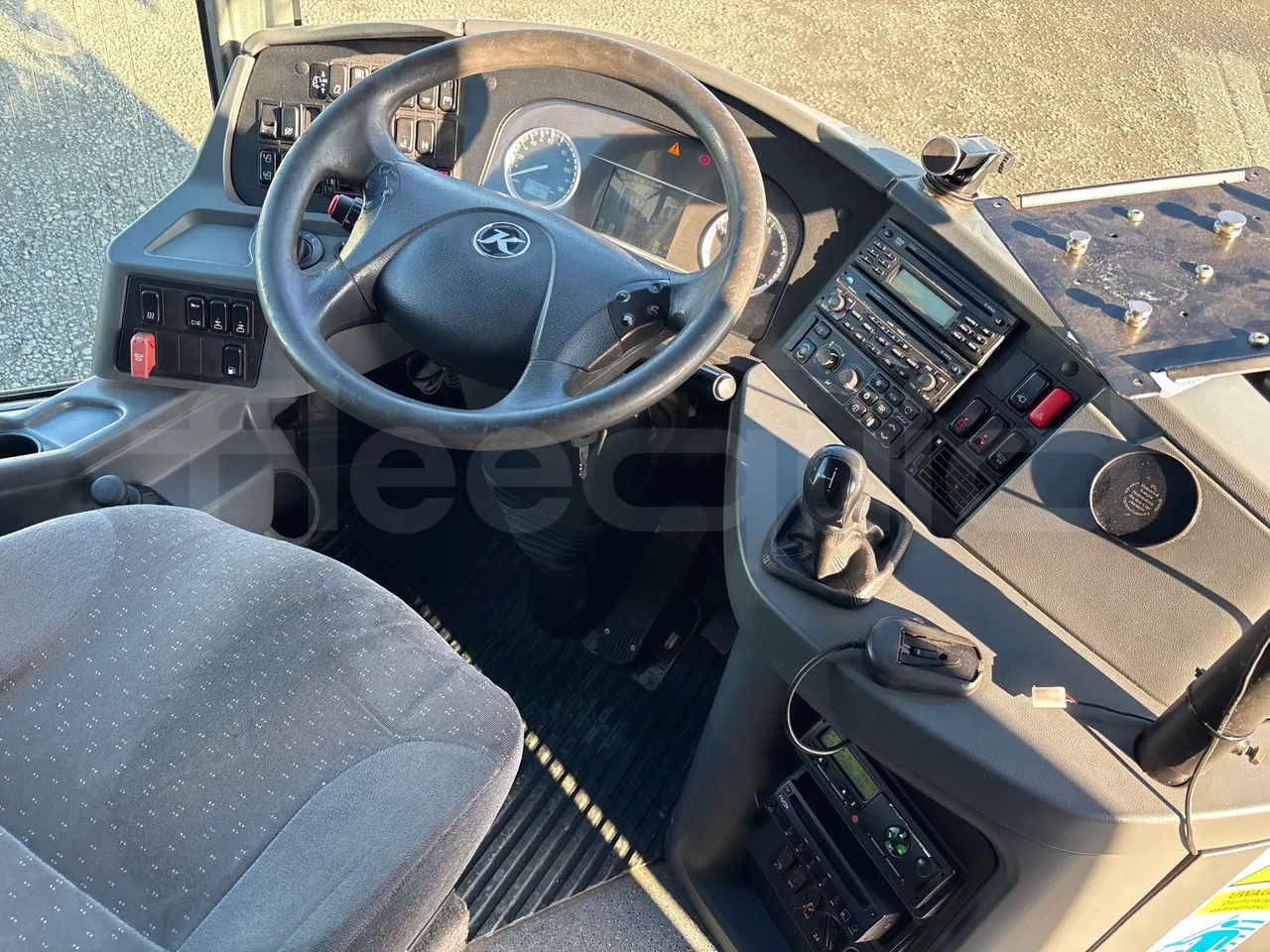 Setra S417 GT_HD - Euro 5 - 335 Kw -14.050 mt - buttons panels on