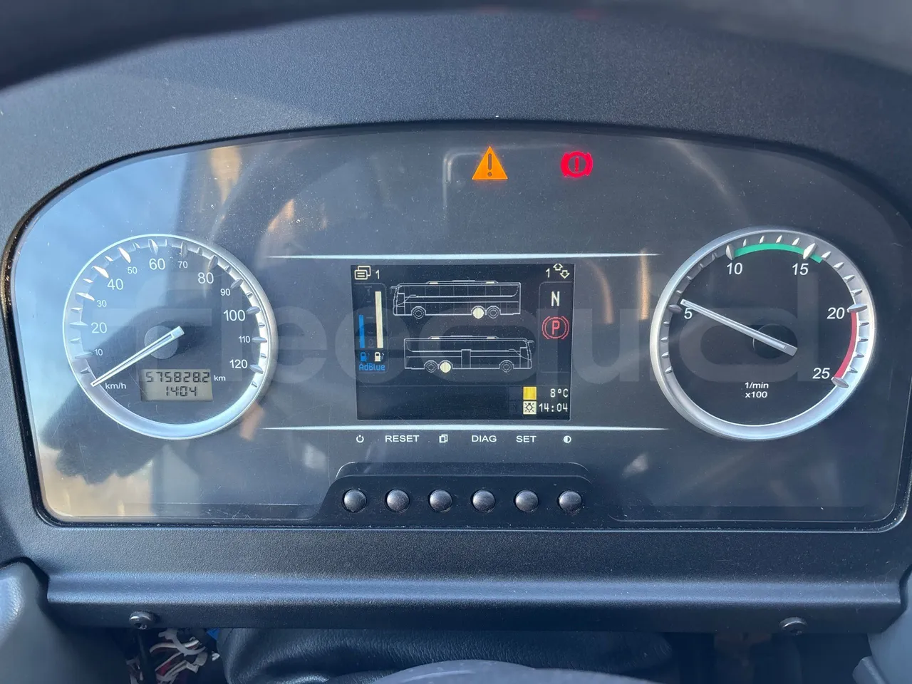 Setra S417 GT_HD - Euro 5 - 335 Kw -14.050 mt - dashboard lights on