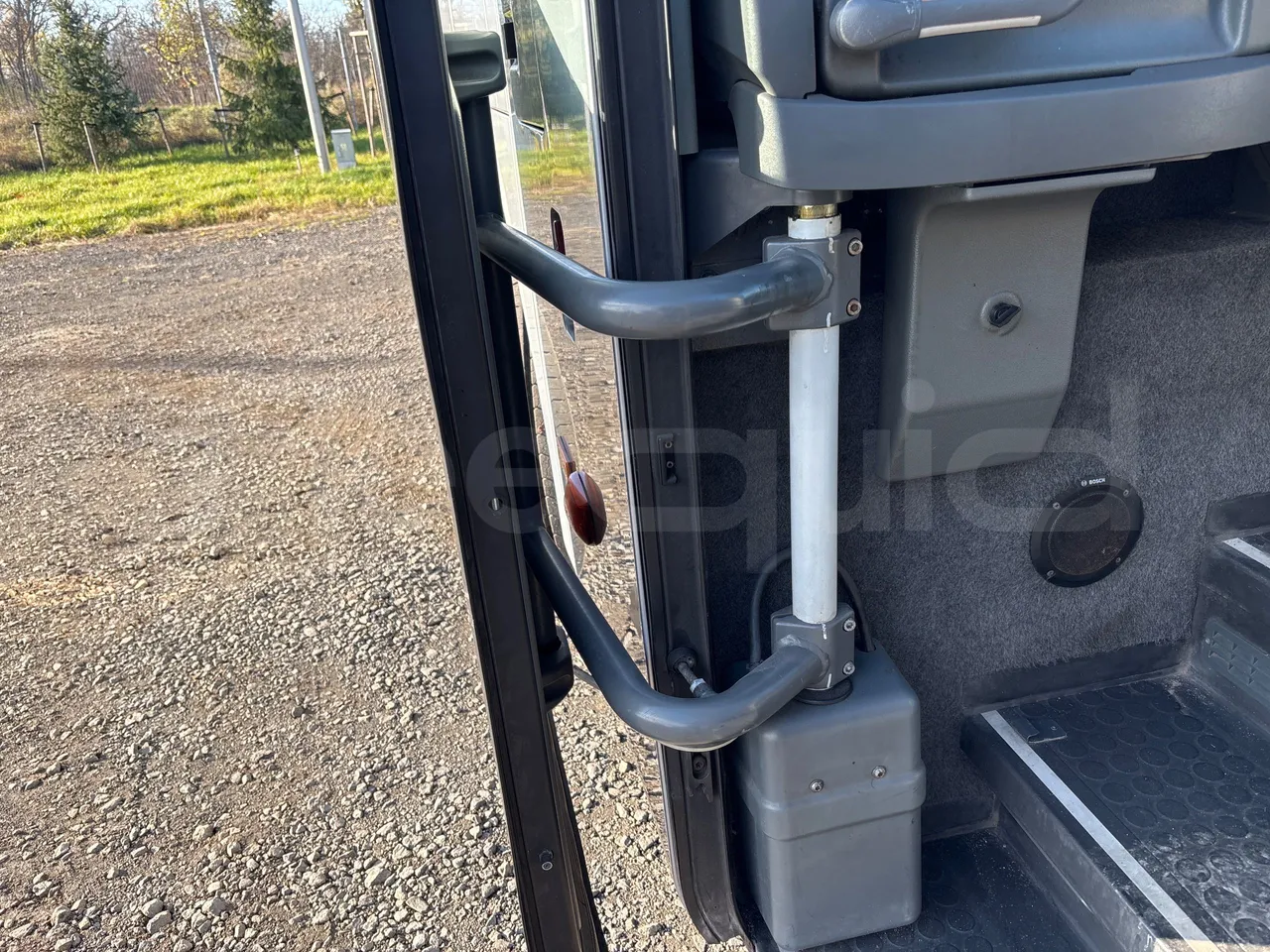 Setra S417 GT_HD - Euro 5 - 335 Kw -14.050 mt - door mechanism photo