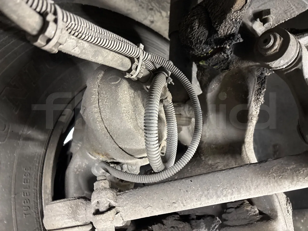 Setra S417 GT_HD - Euro 5 - 335 Kw -14.050 mt - front brake calipers left