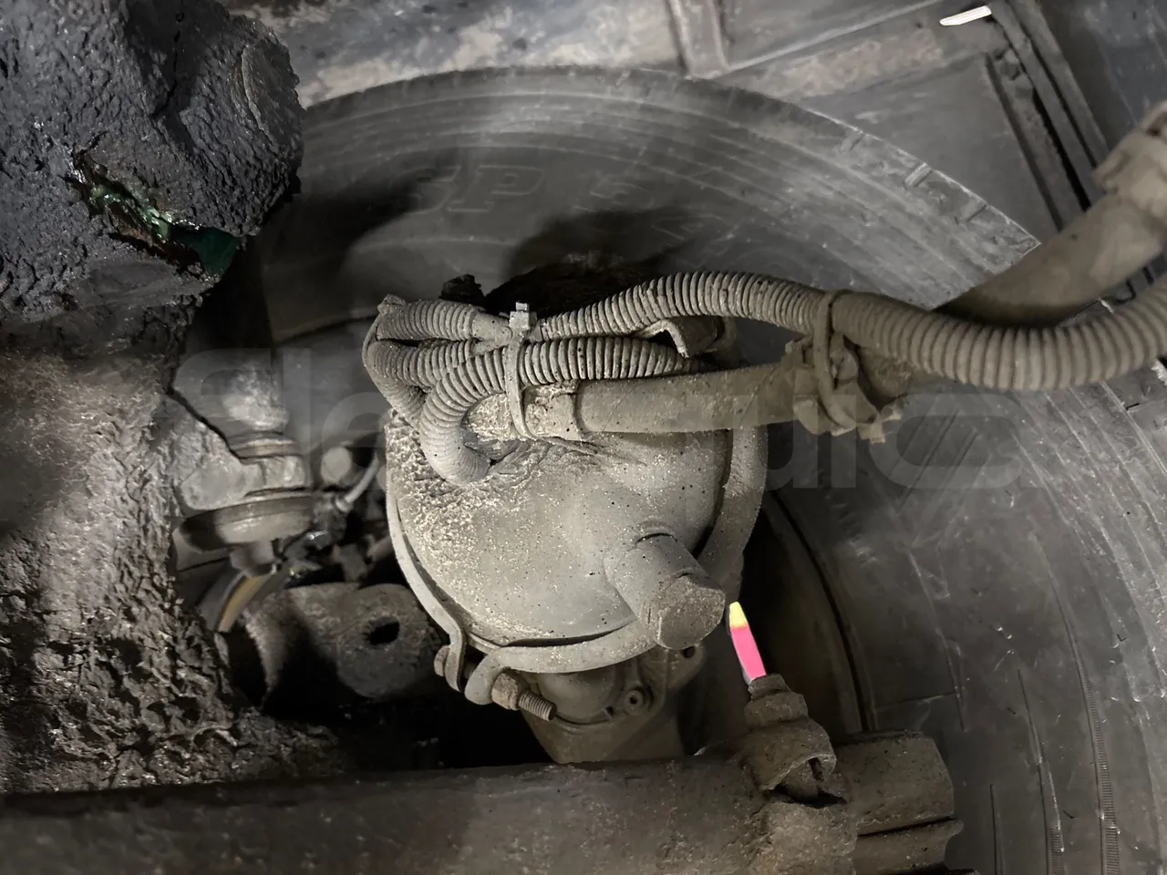 Setra S417 GT_HD - Euro 5 - 335 Kw -14.050 mt - front brake calipers right