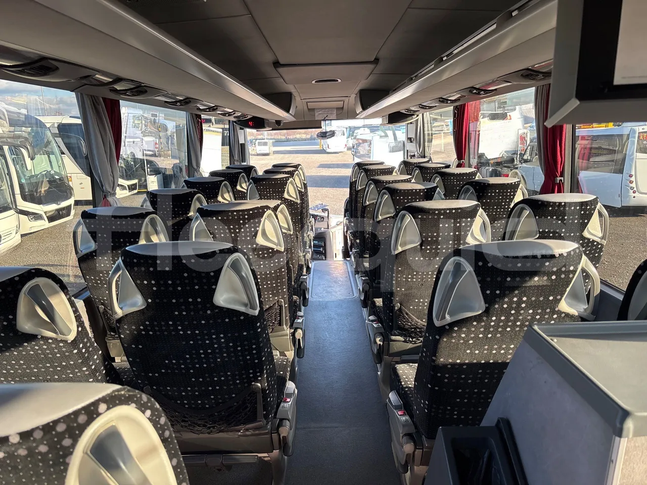 Setra S417 GT_HD - Euro 5 - 335 Kw -14.050 mt - forward view middle aisle