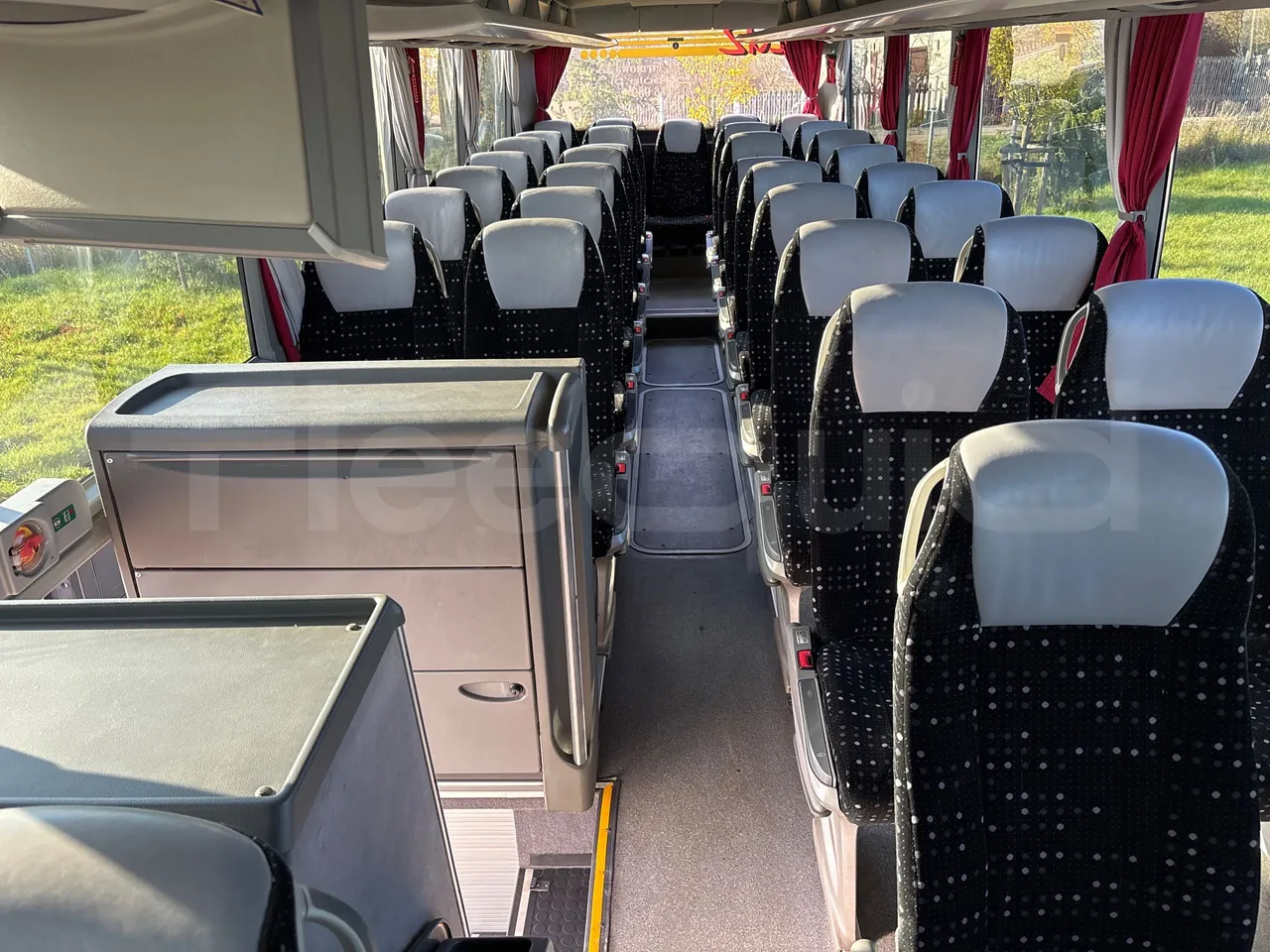 Setra S417 GT_HD - Euro 5 - 335 Kw -14.050 mt - reverse view middle aisle