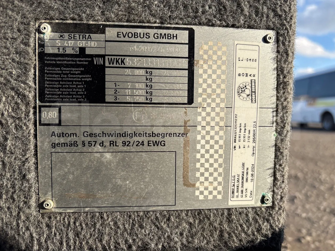 Setra S417 GT_HD - Euro 5 - 335 Kw -14.050 mt - vehicle plate photo