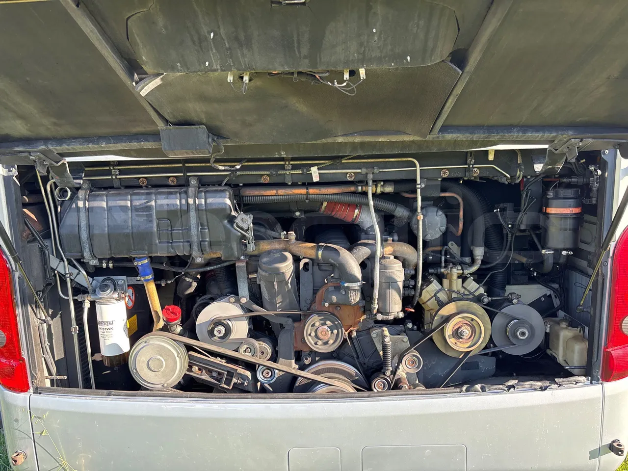 Setra S417 GT_HD - Euro 5 - 335 Kw -14.050 mt - rear hatch open