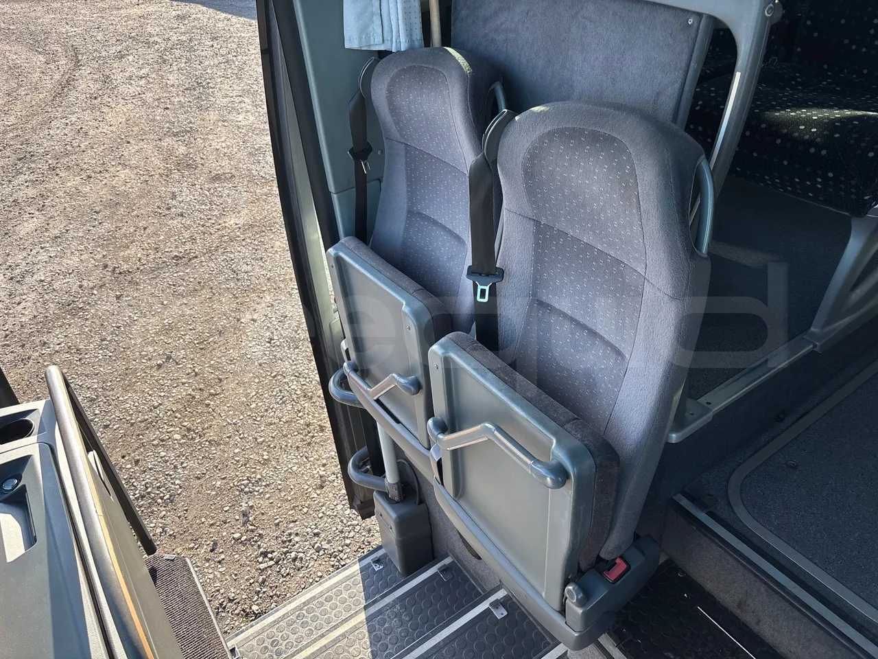Setra S417 GT_HD - Euro 5 - 335 Kw -14.050 mt - hostess seat photo
