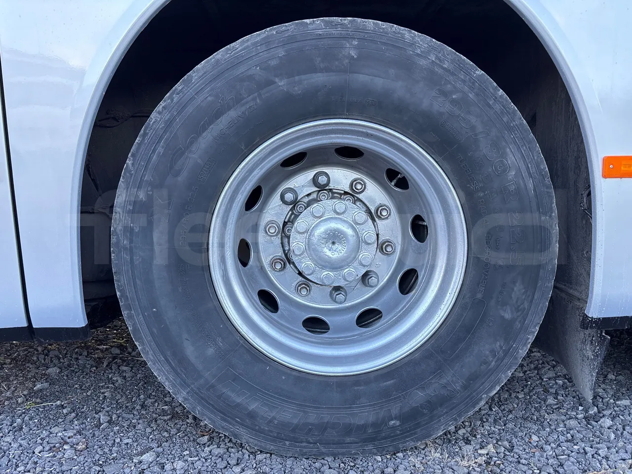 Setra S417 GT_HD - Euro 5 - 335 Kw -14.050 mt - rear left tire photo