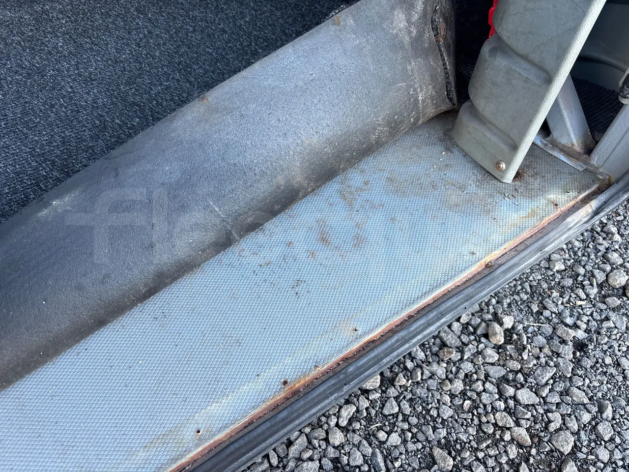 Setra S417 GT_HD - Euro 5 - 335 Kw -14.050 mt - under carpet photo