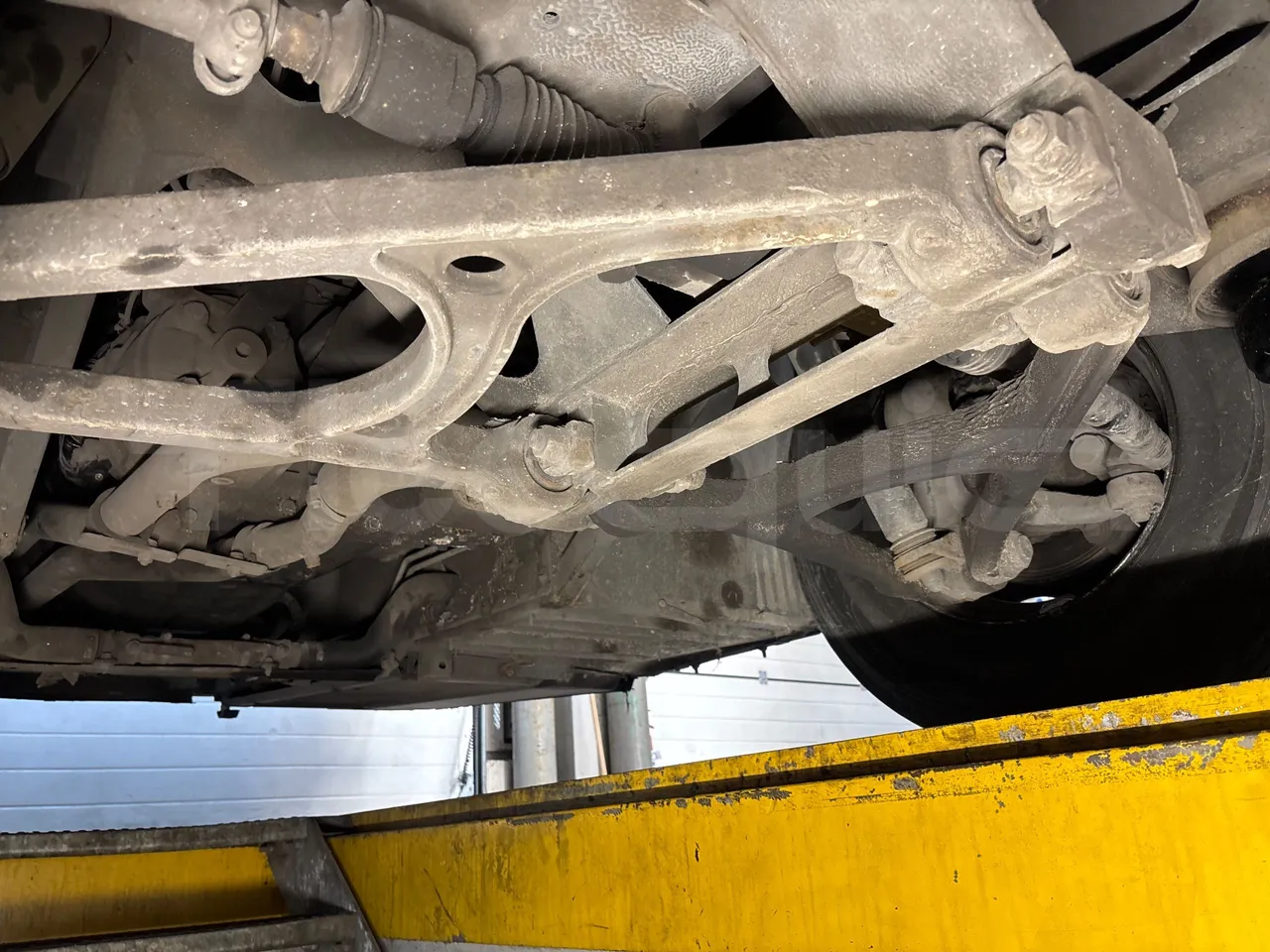 Setra S417 GT_HD - Euro 5 - 335 Kw -14.050 mt - axle 3 left side